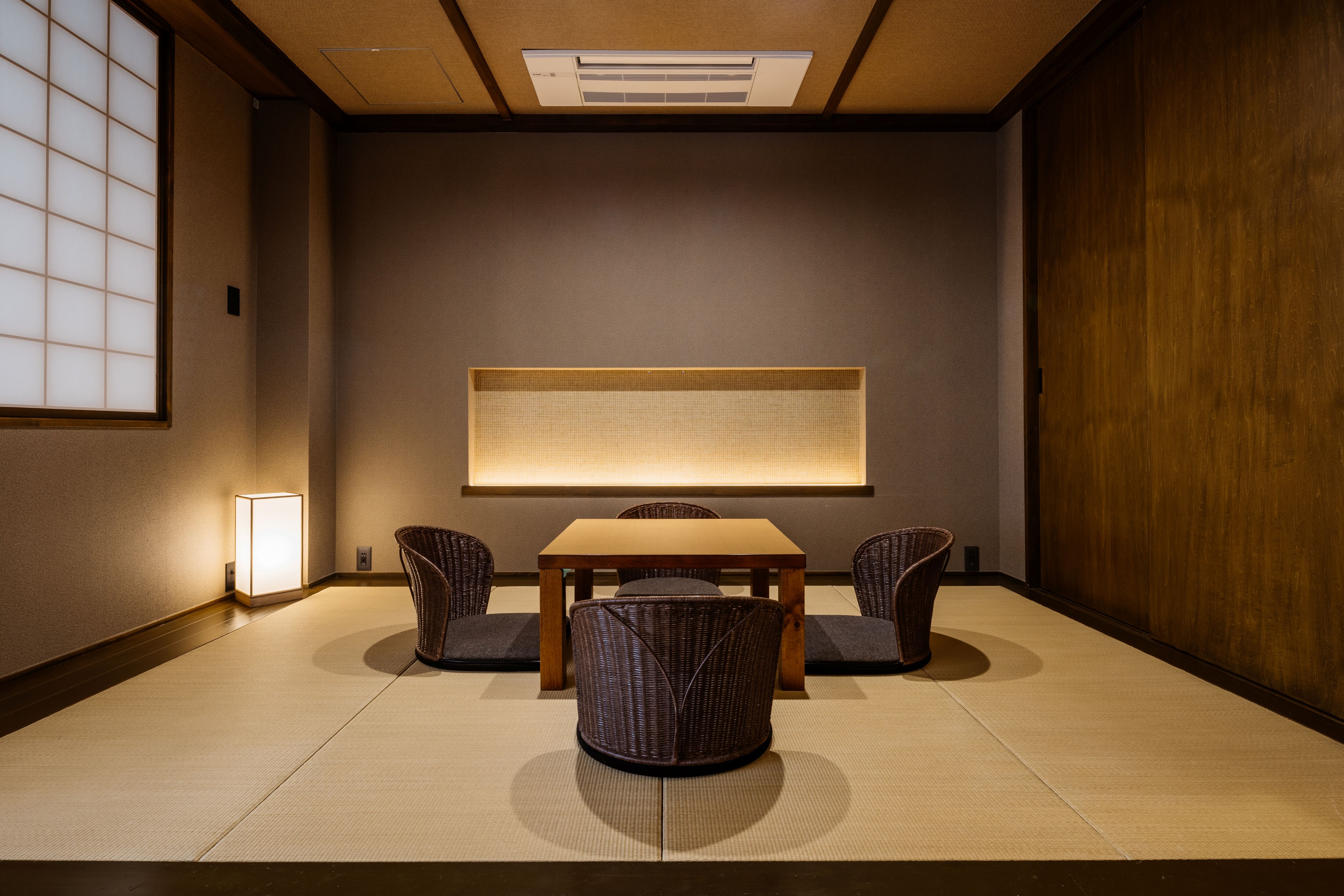 [Lampiran] Lampiran Suite Jepang-Barat S