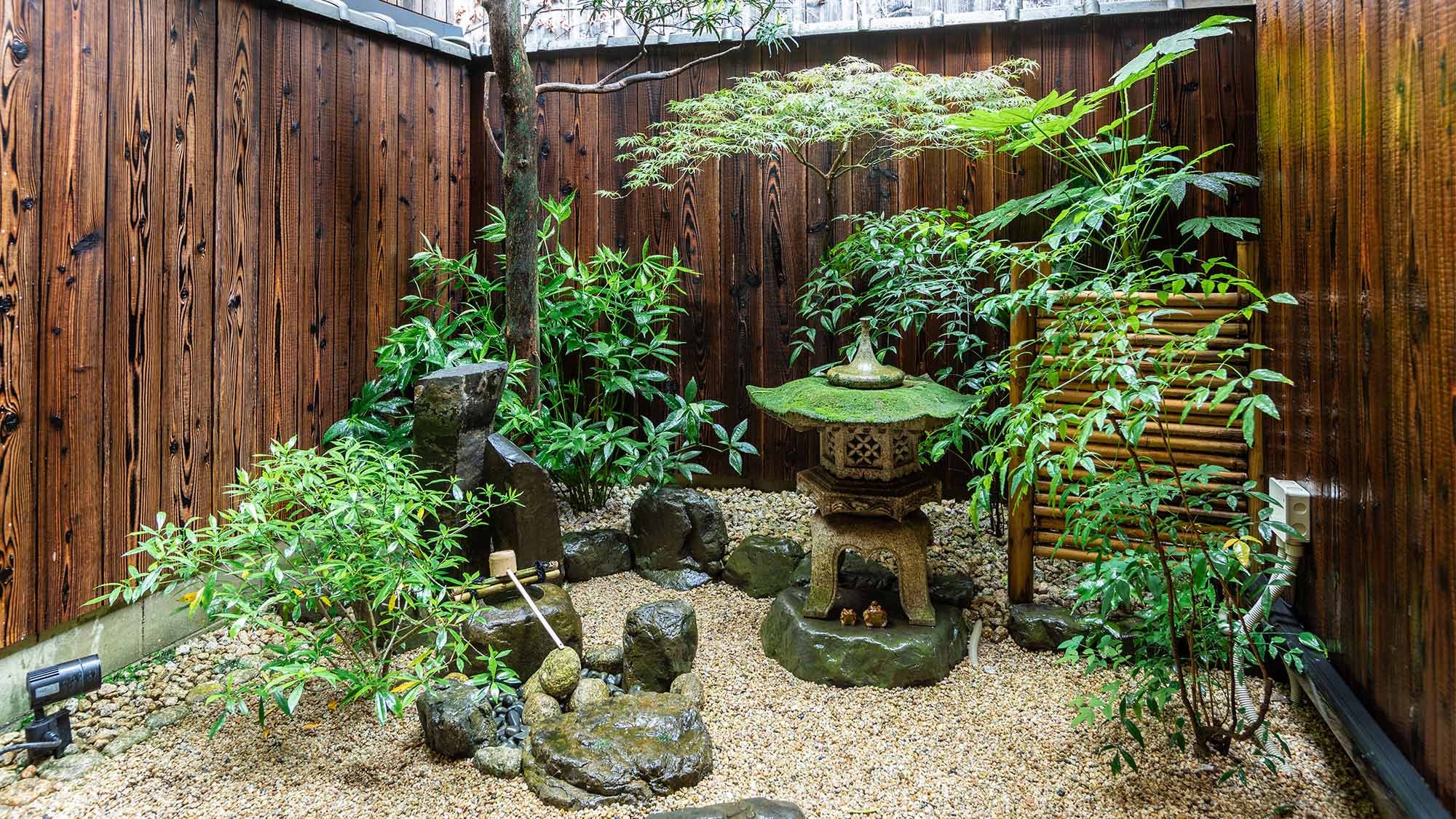 [六十出屋町] 花园