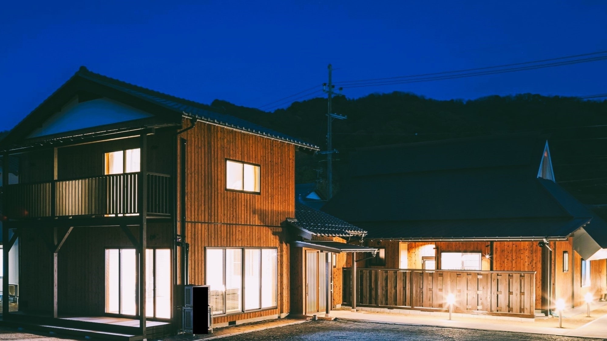 *Akamatsu exterior