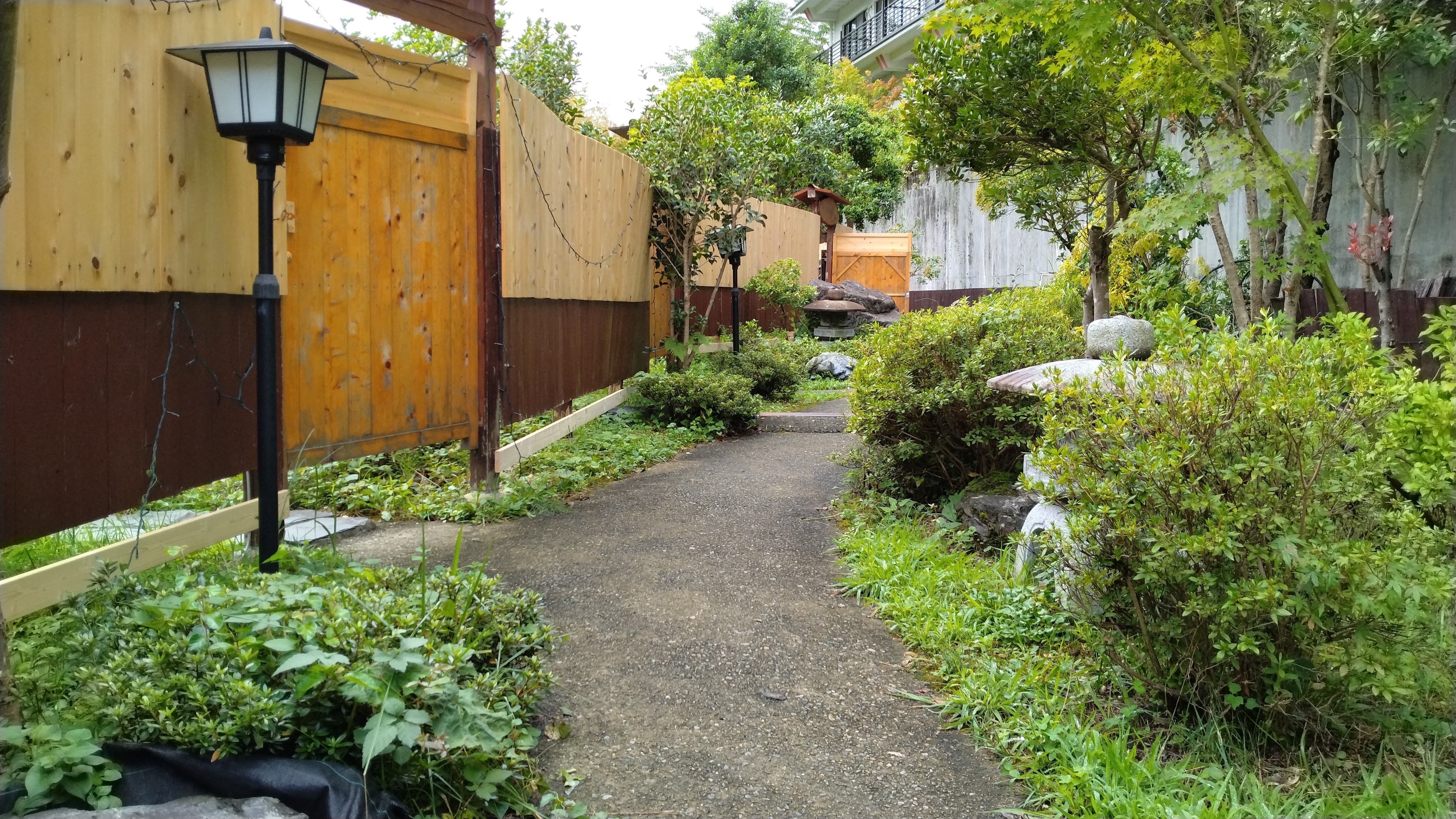 Private open-air bath "Shichifukujin-no-yu" front yard