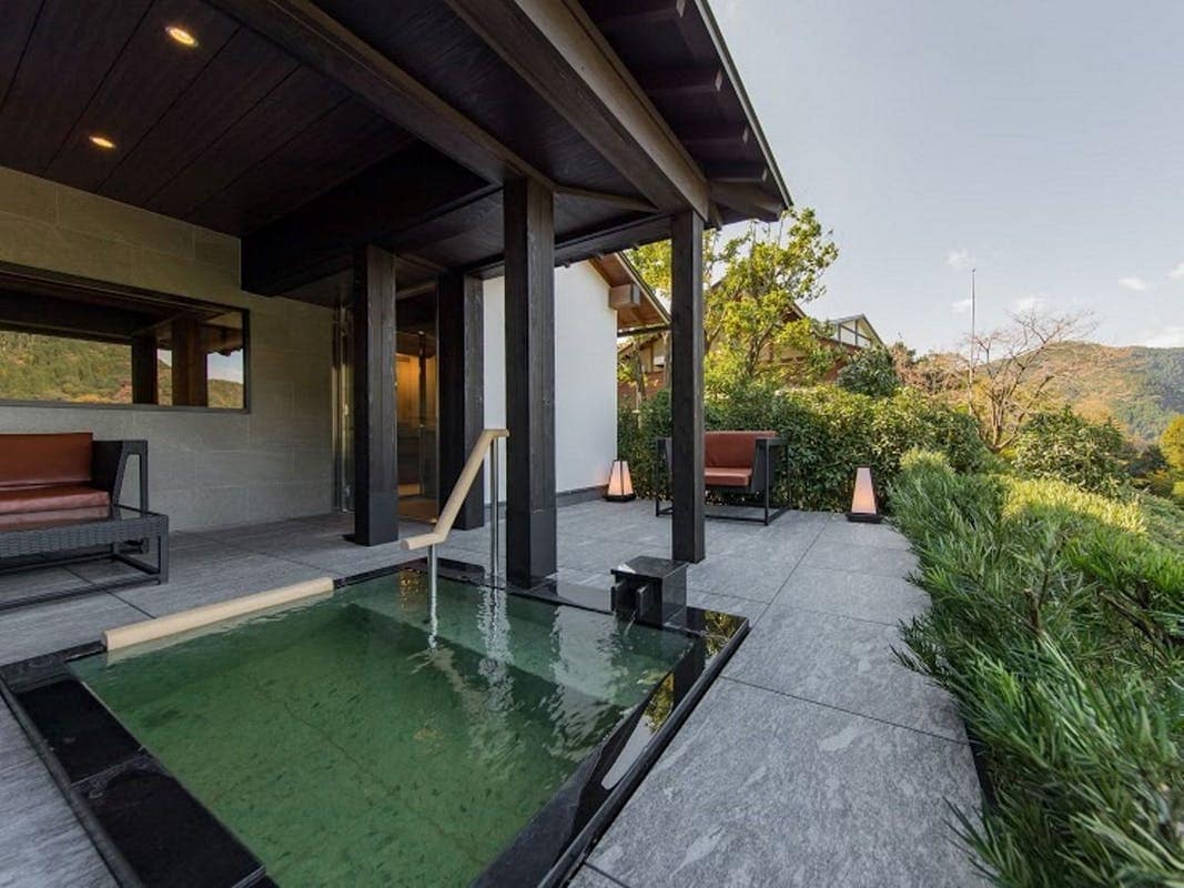 [Onsen open-air bath with remote Japanese and Western rooms] (Ryukyo Suite) [No smoking]