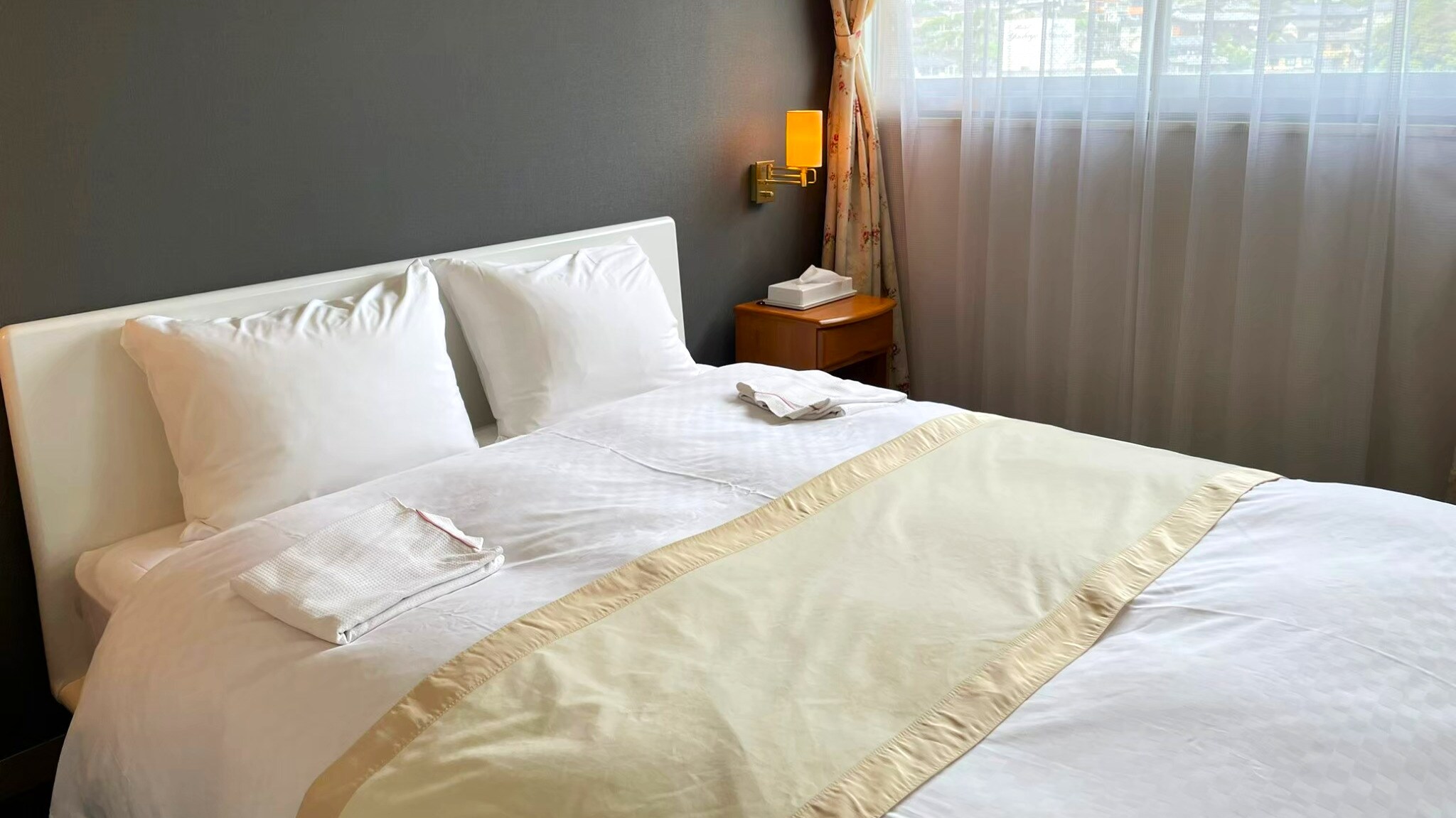 Uses "France Bed" that pursues Japanese sleeping comfort