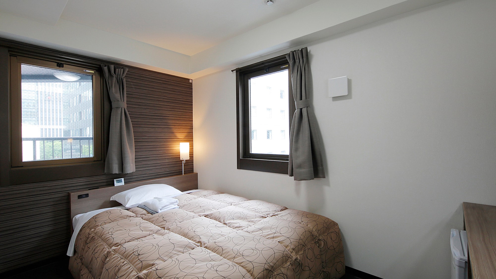 ・ [Non-smoking in all rooms] Couples / couples ♪ Spacious double room