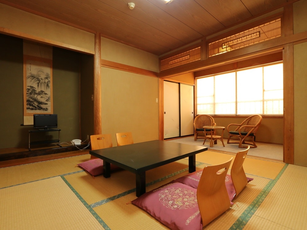 Japanese-style room 8 tatami mats