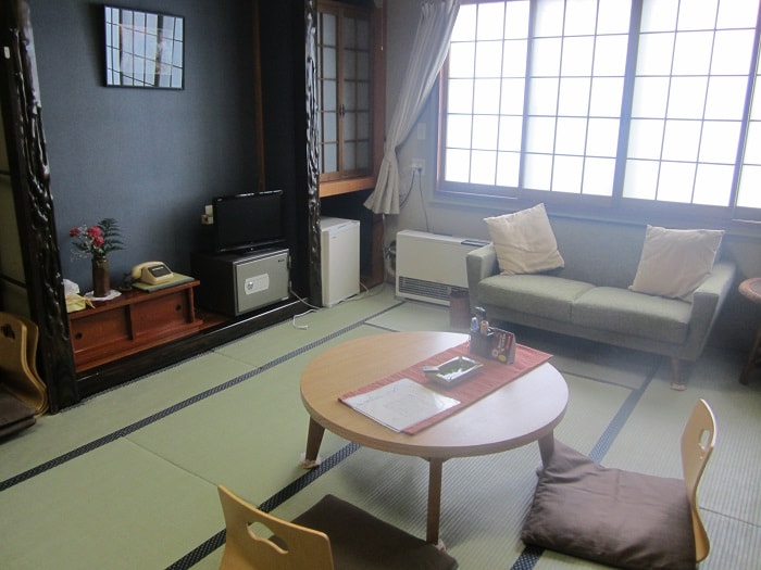 Kamar bergaya Jepang (contoh)