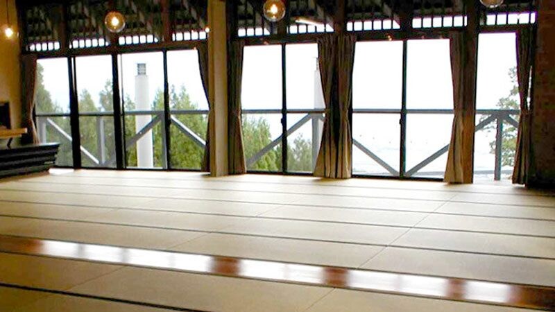 *[Minorikan] Aula besar dengan 55 tikar tatami! Ideal untuk perjalanan berkemah atau untuk banyak keluarga. Anda dapat melihat Danau Biwa dari jendela! 
