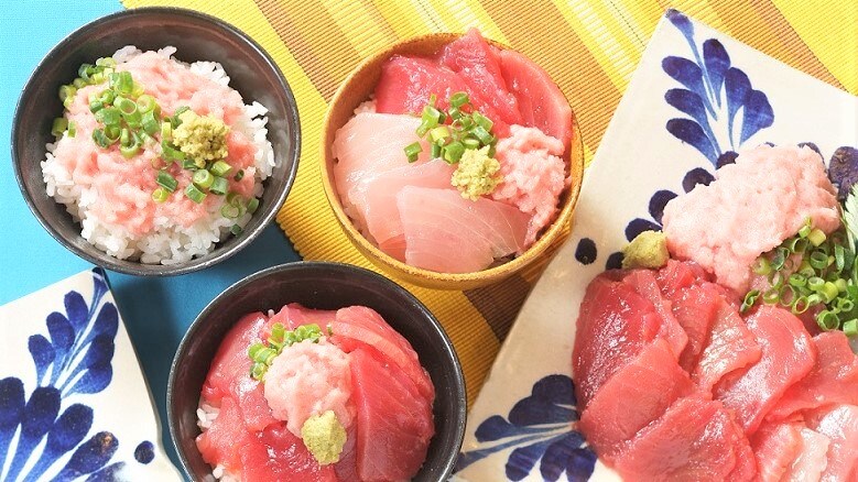 [Bát toro cá ngừ và hành lá] Thưởng thức ``bát cá ngừ'' với cá ngừ Okinawa và gia vị tùy thích!