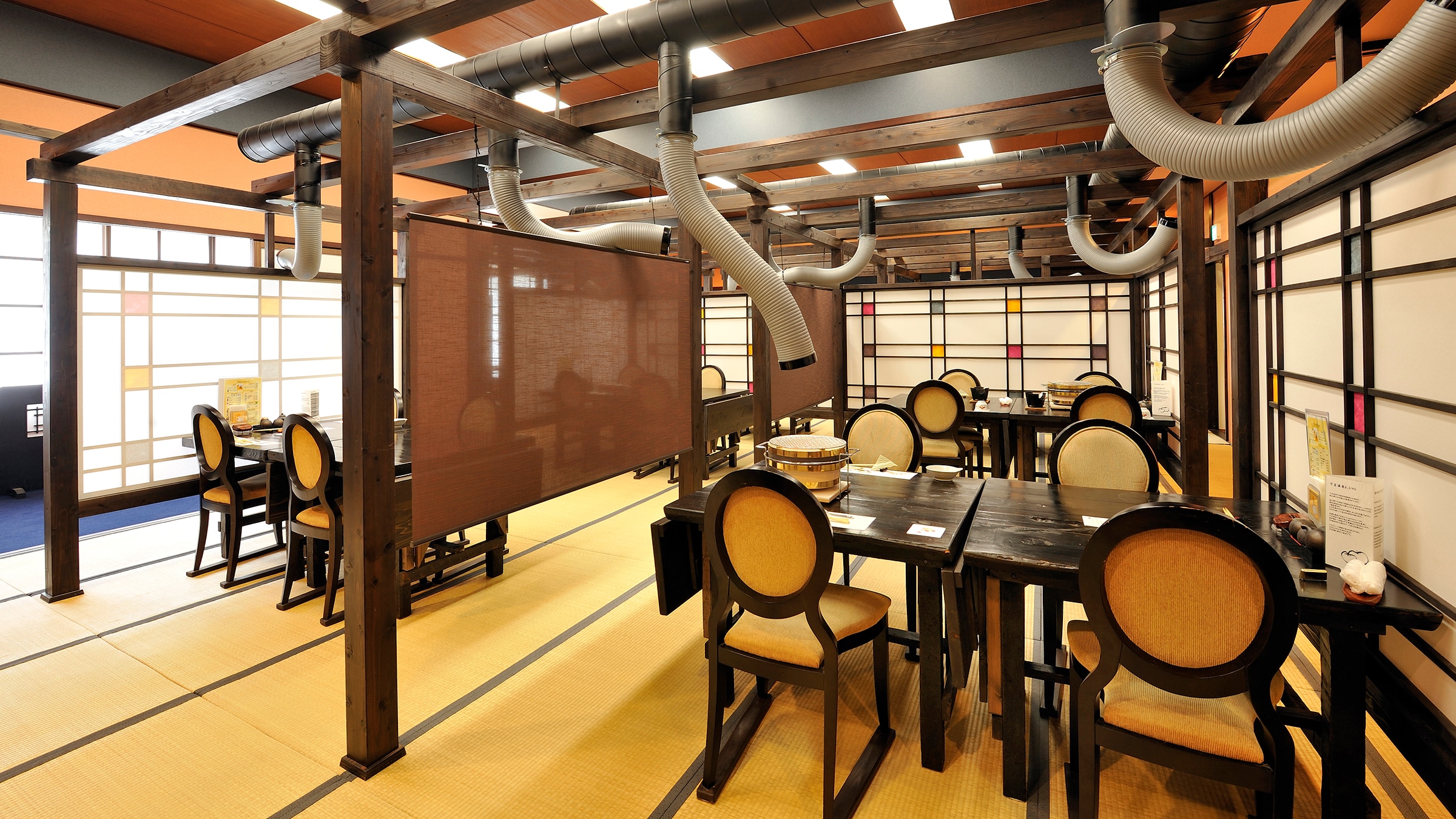 ◆ Facility Restaurant