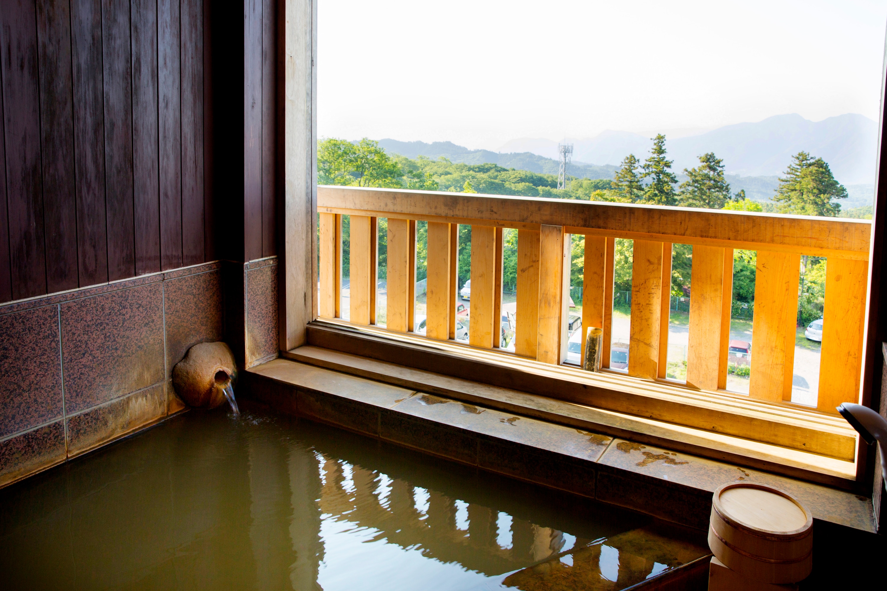 Annex Tsurunoi: Free-flowing hot spring bath