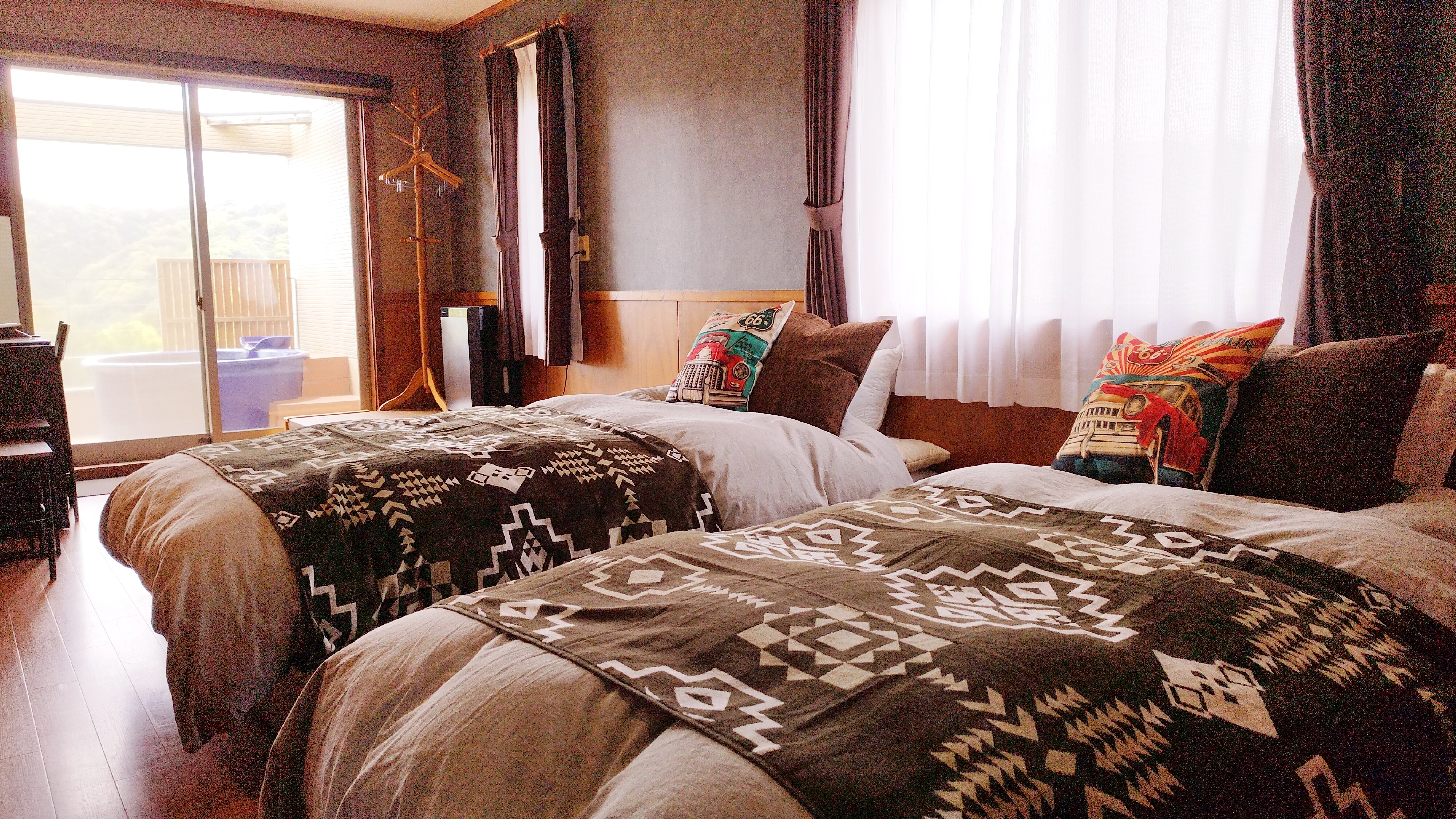 Room 201 "Route 66" Deluxe Room *Image