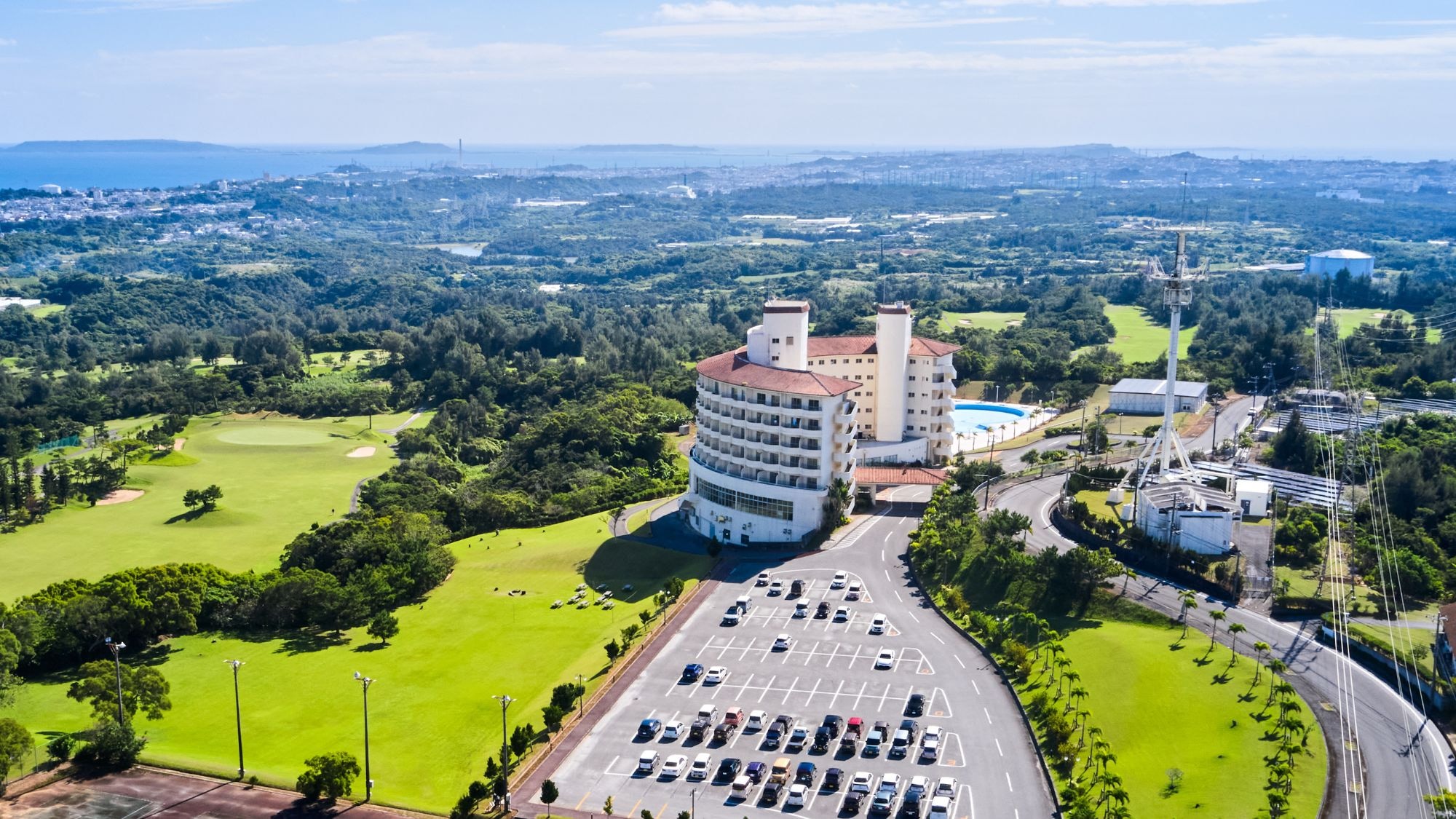 [Exterior] Approximately 60 minutes from Naha Airport via Ishikawa IC on the Okinawa Expressway
