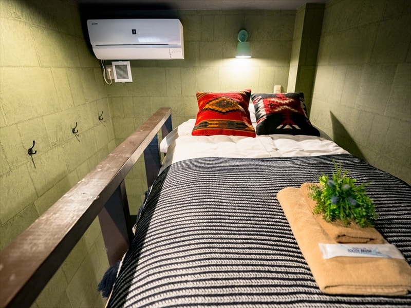 Private room for 4