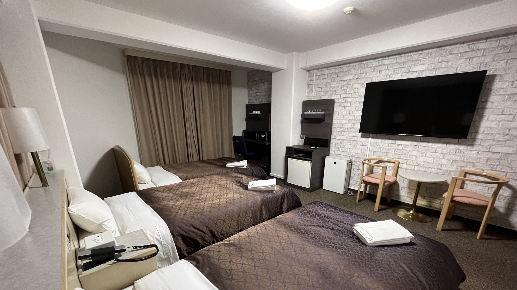 [Triple Room] This is a spacious room. Please relax and enjoy your stay.