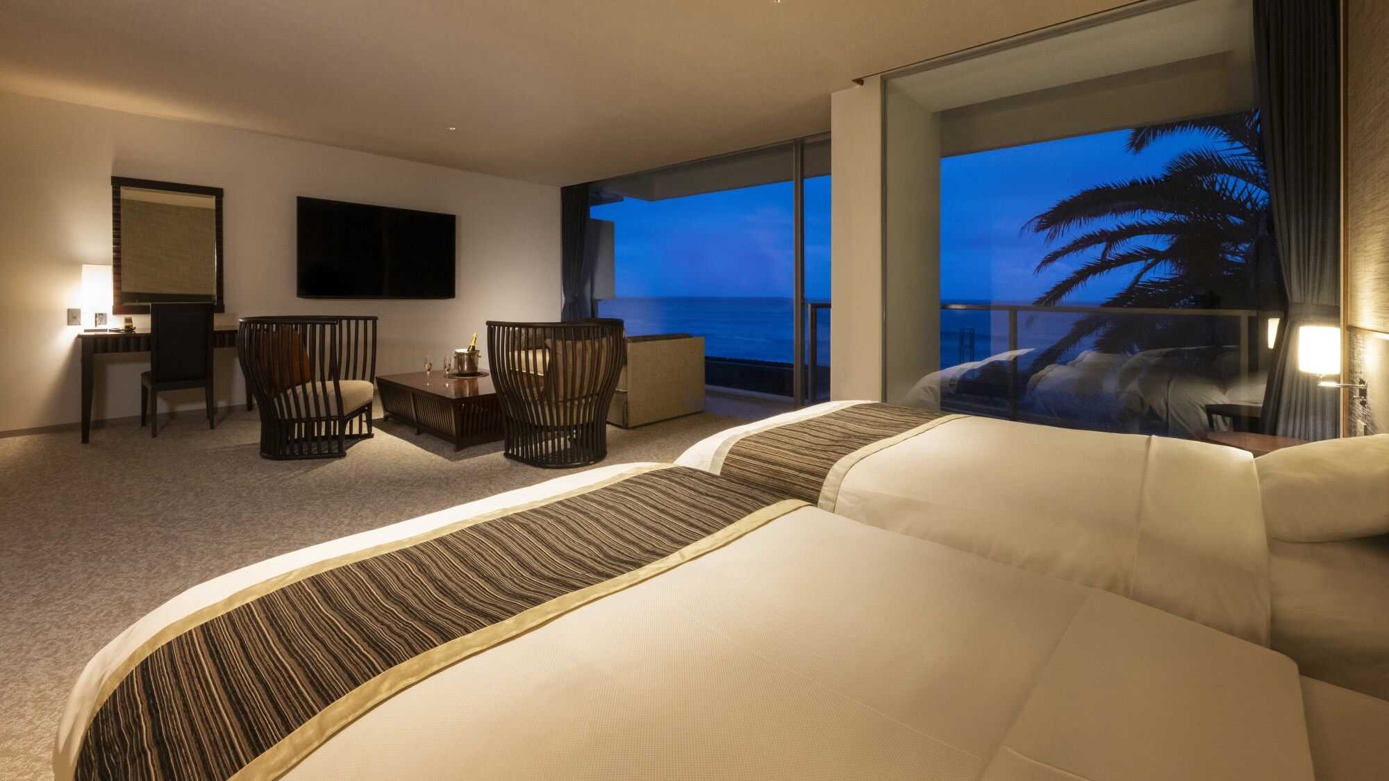[Renewed in March 2024] Ocean Front Western-style Suite Room