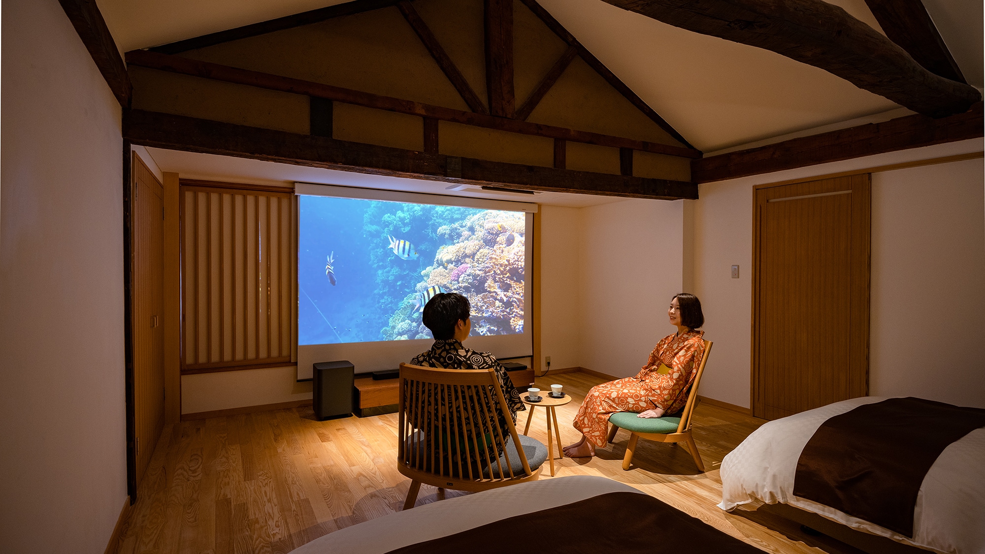 [Theater Room] After enjoying the hot springs and craft beer, relax while watching your favorite movie. (Example)