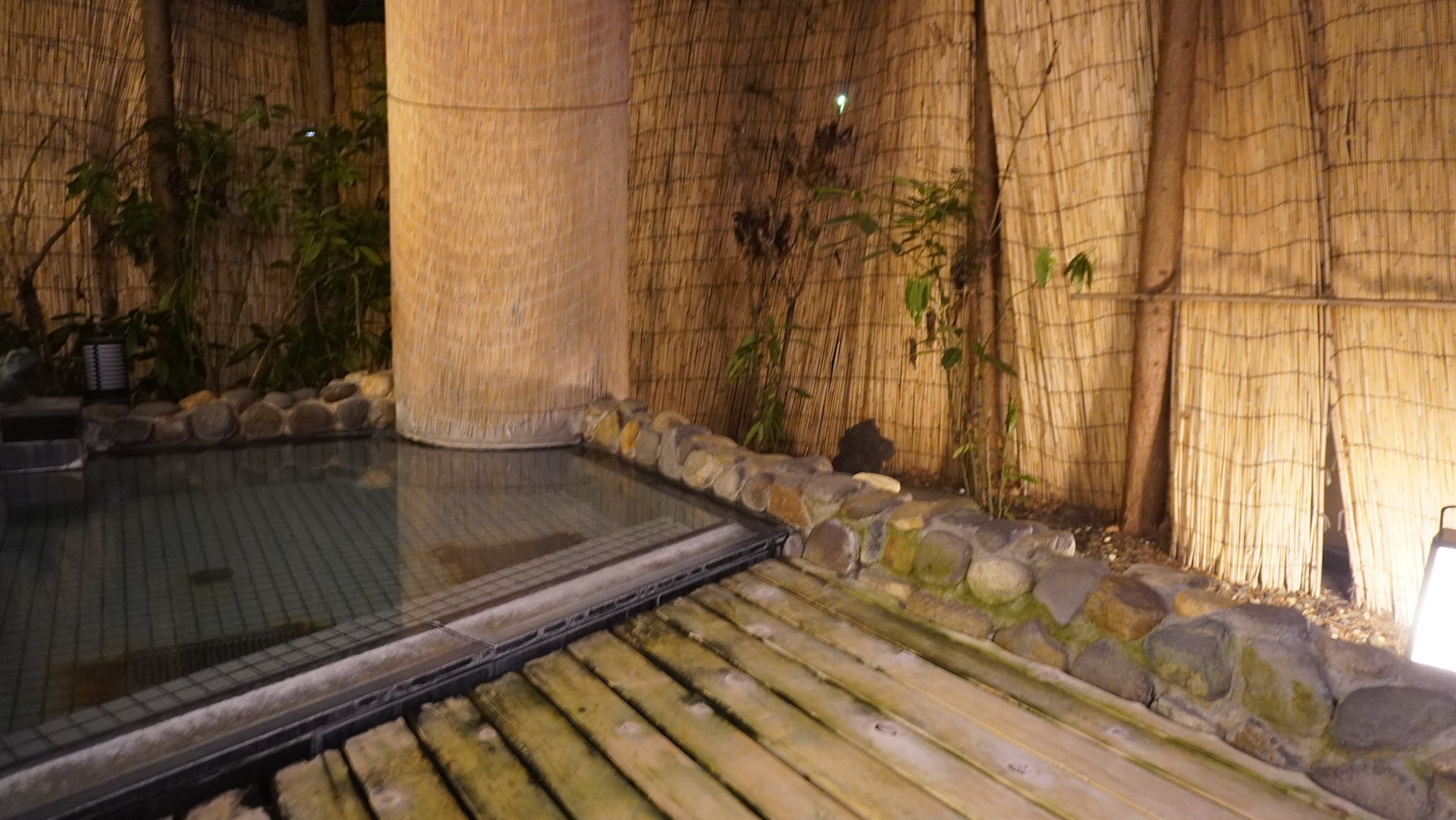 Open-air bath