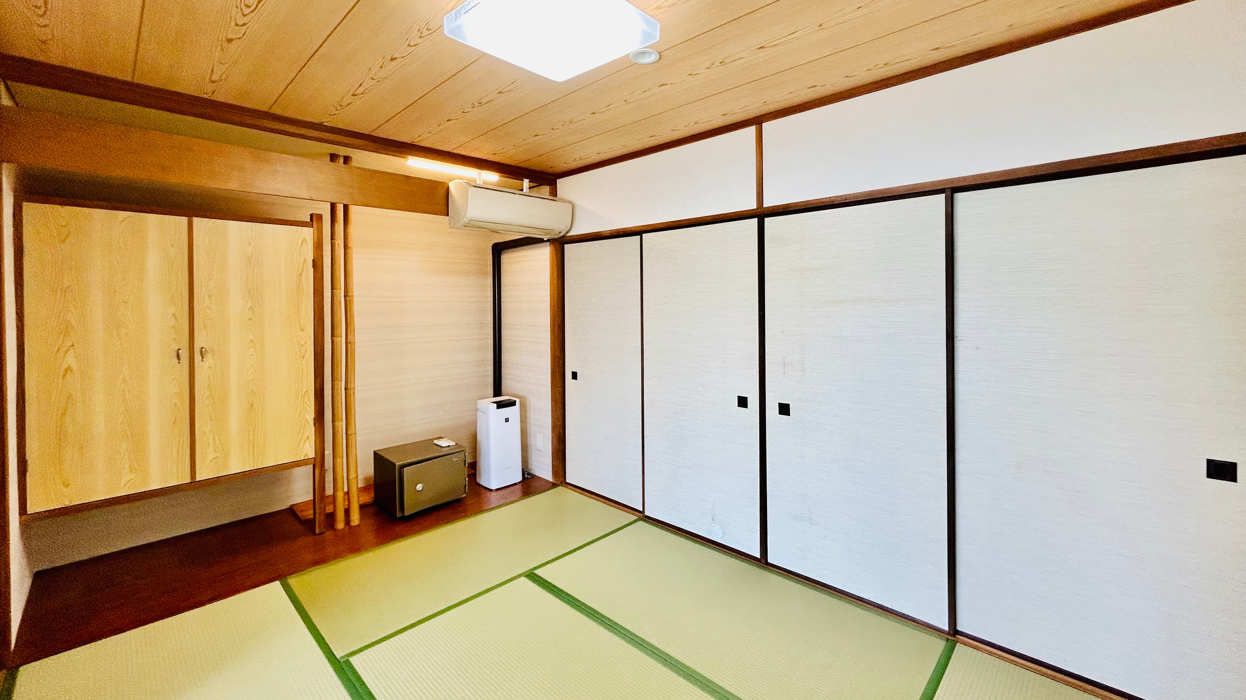 [Two-room Japanese-style room (6+8 tatami mats) / Non-smoking] Ocean view *No bath or toilet