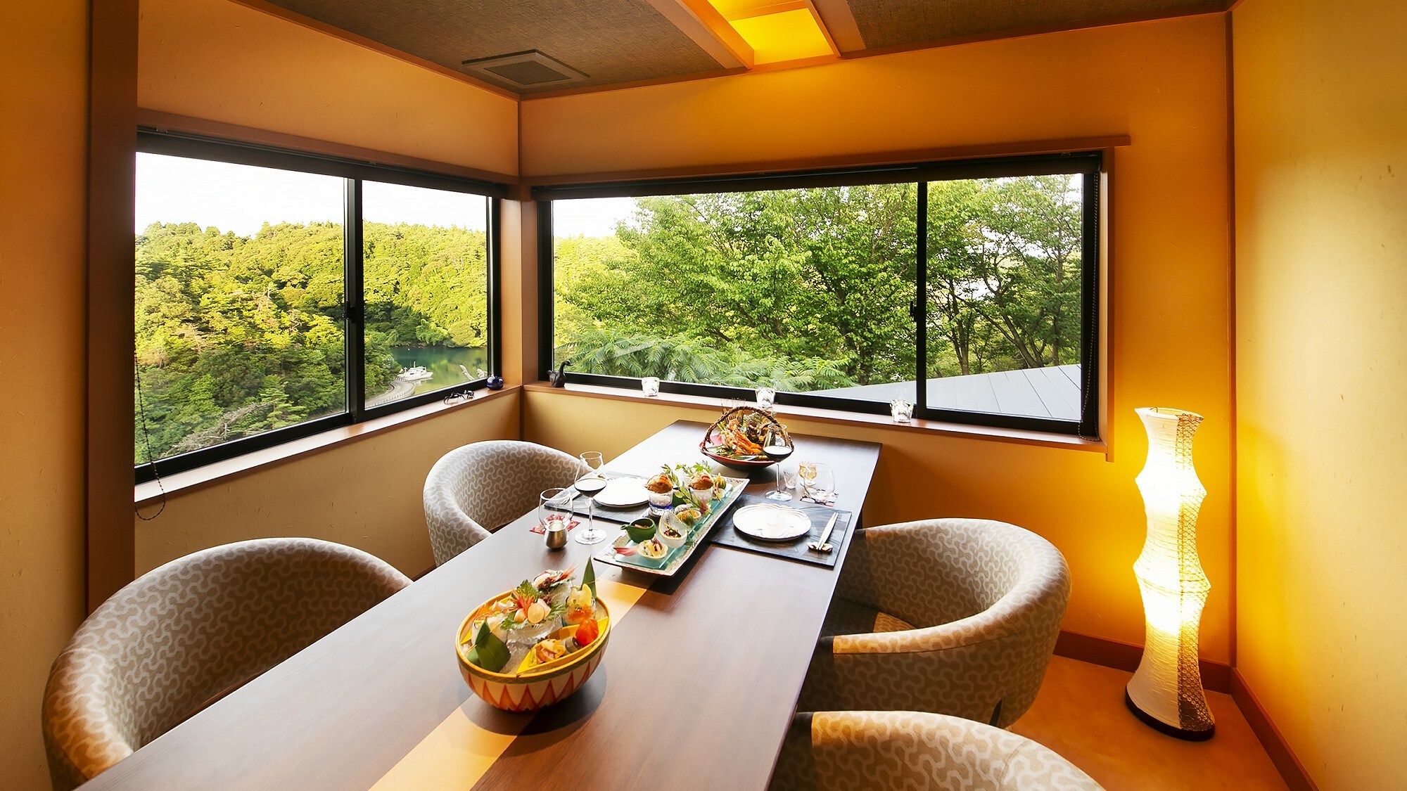 ■Private Dining Room - Shun-■ Enjoy delicious and refined cuisine while chatting with your loved ones.