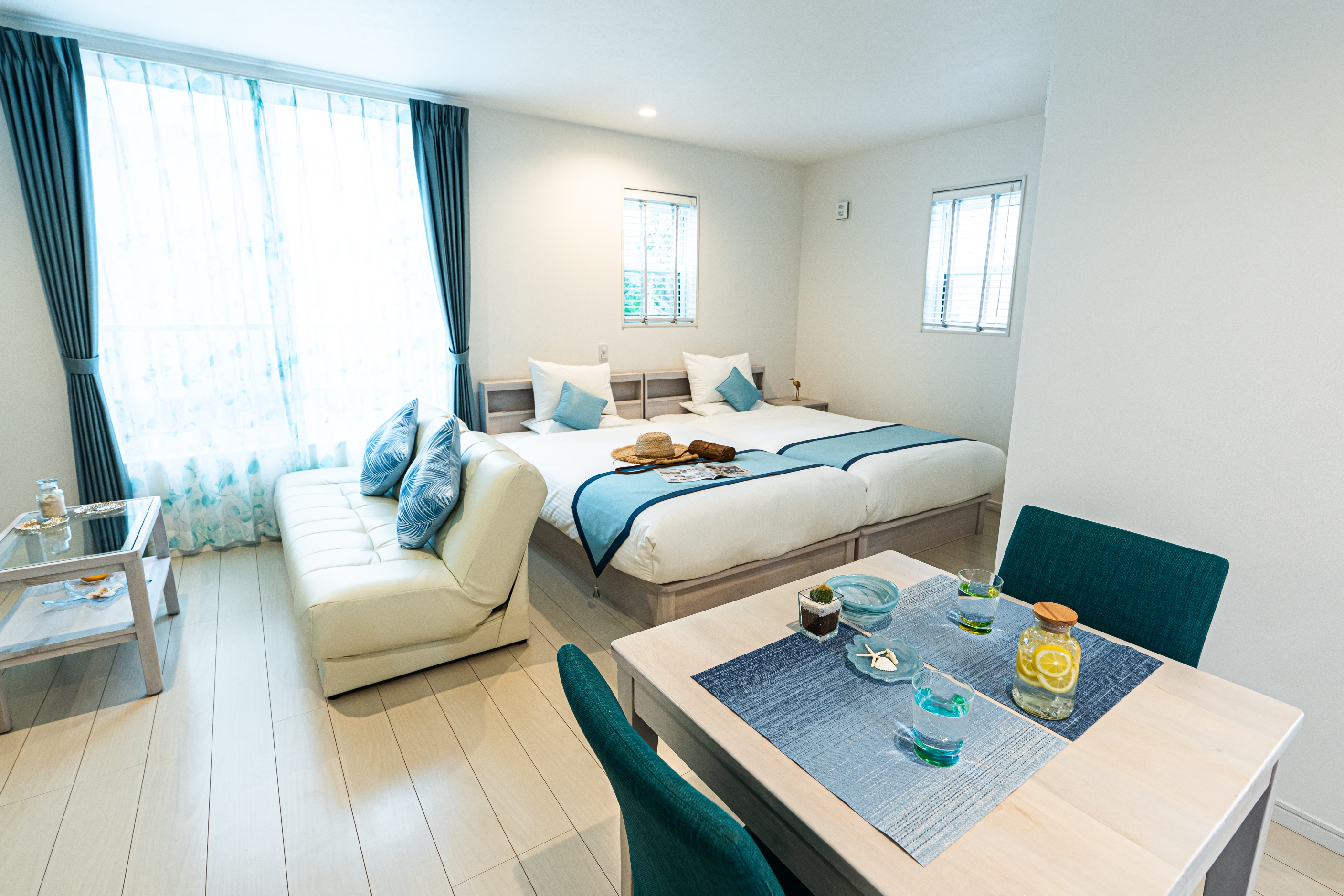 With twin extra bed (40 sqm)