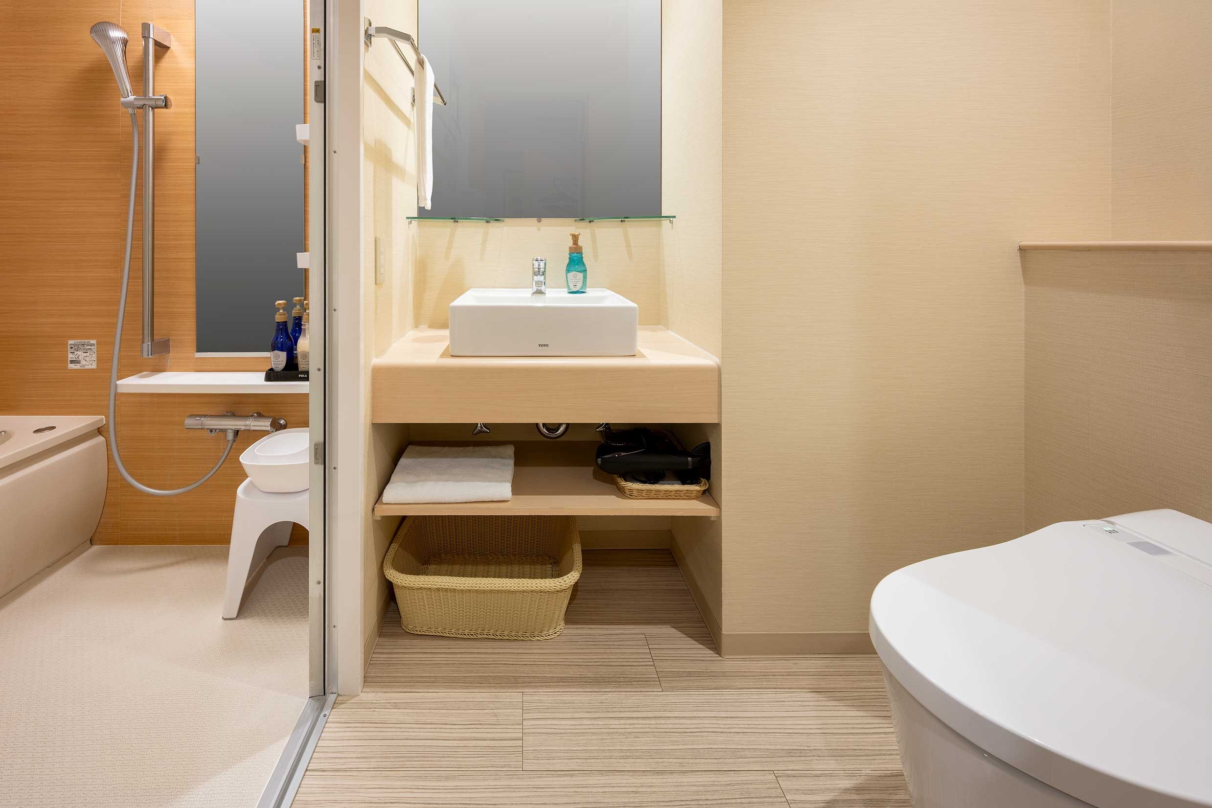 独立浴室和卫生间