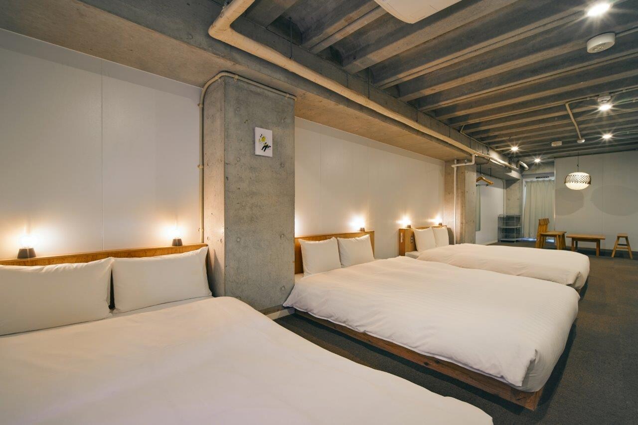 ■3 beds/flat living