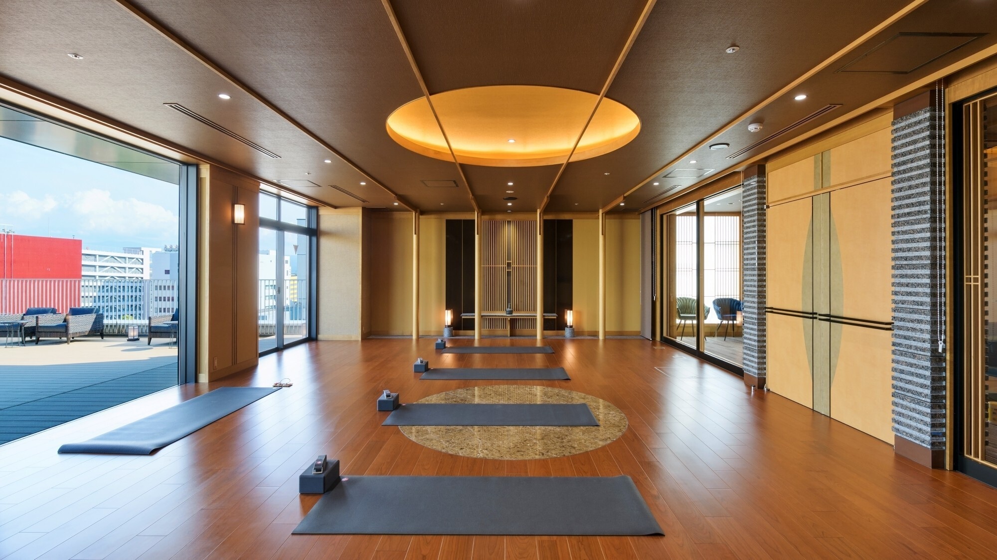 [YogaFit Studio Zen] Rediscover yourself in a yoga studio inspired by the Zen Enso.