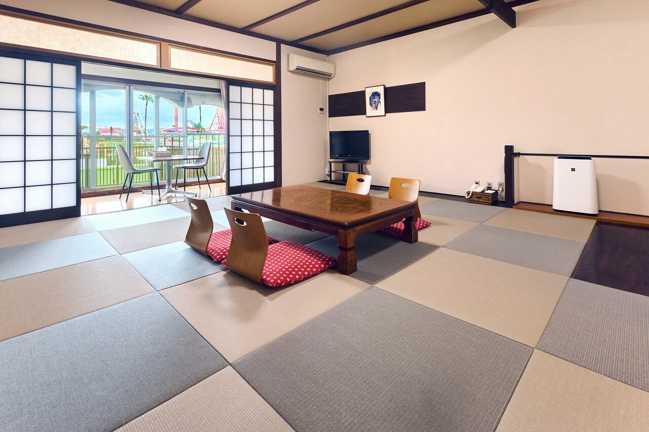 Japanese-style room with terrace and Ryukyu tatami mats