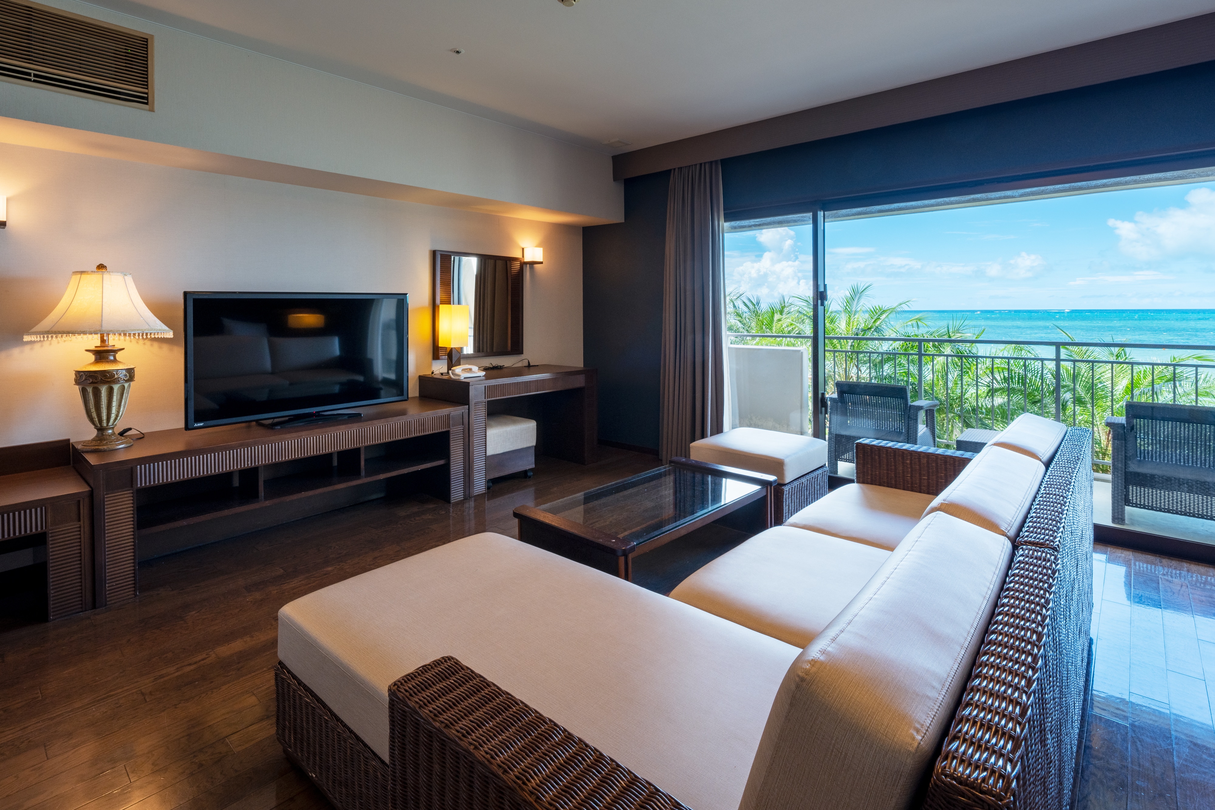 Deluxe Family Room (example)/Ocean's Wing