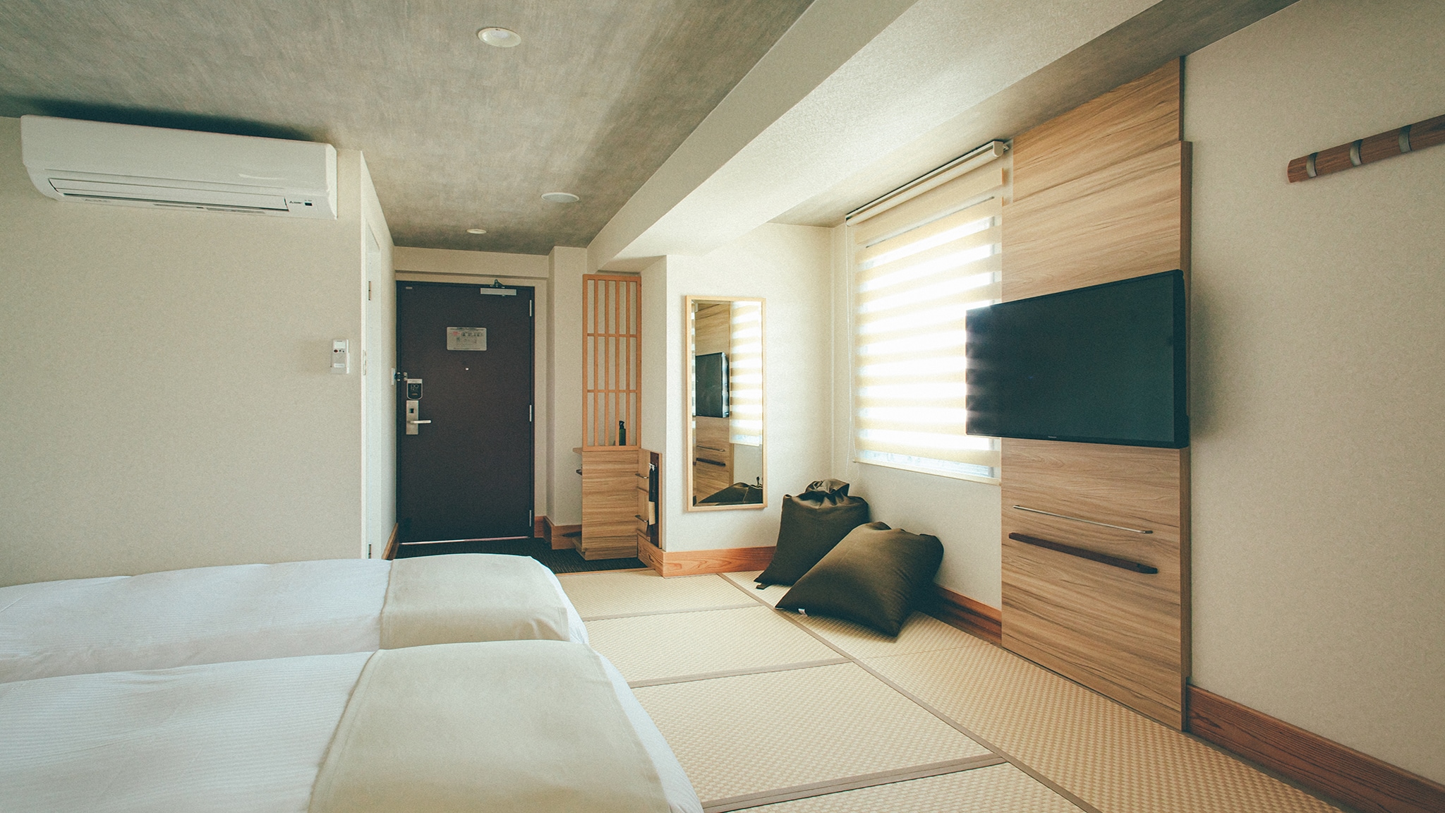 Moderate Triple (Modern Japanese and Western rooms) All rooms are non-smoking