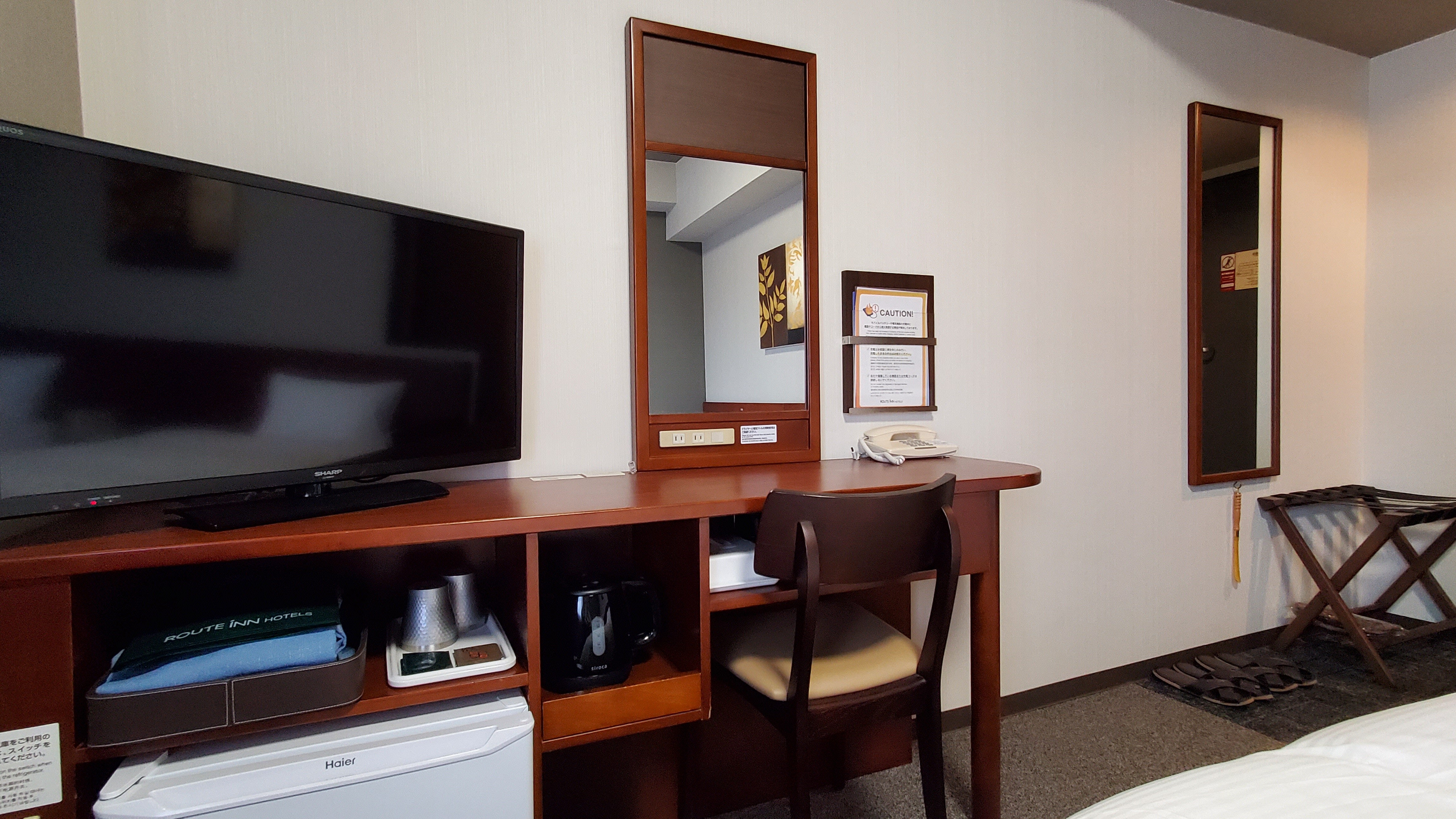 Desk area in a twin room