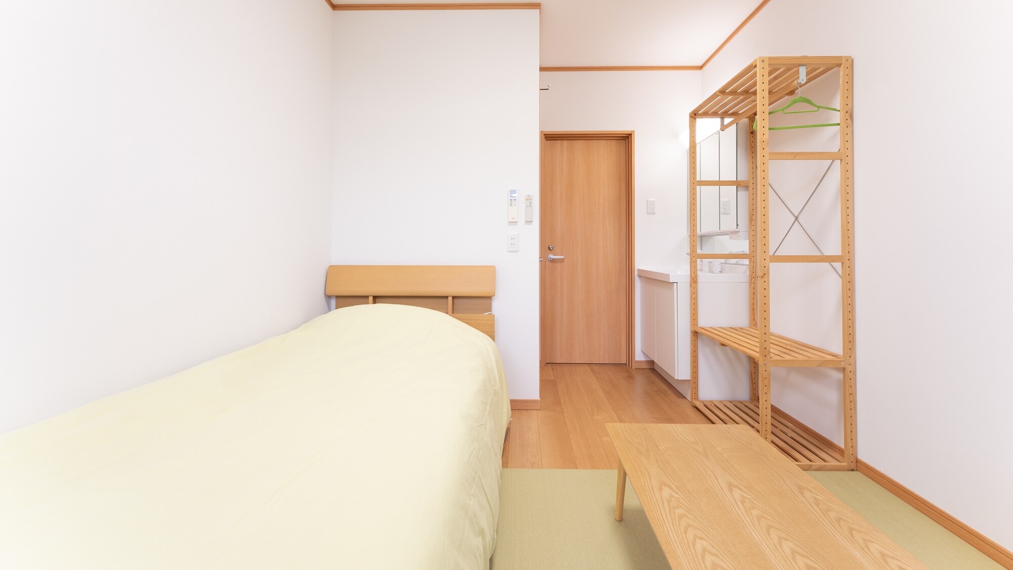 [Non-smoking] Single room (with toilet and shared bathroom)