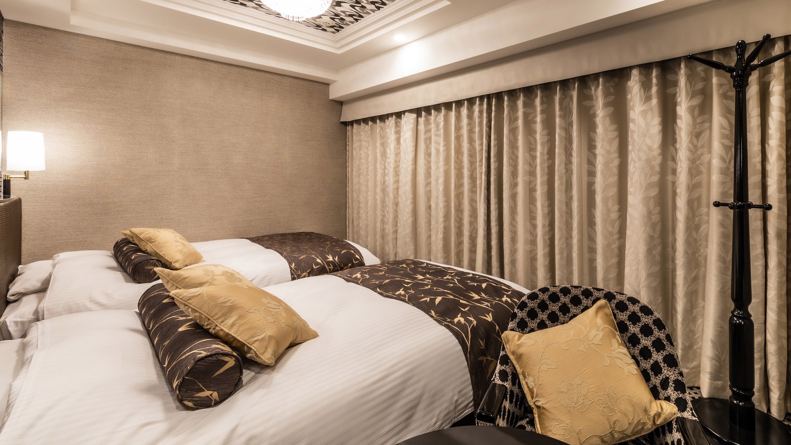Kamar Deluxe Twin bebas hambatan.