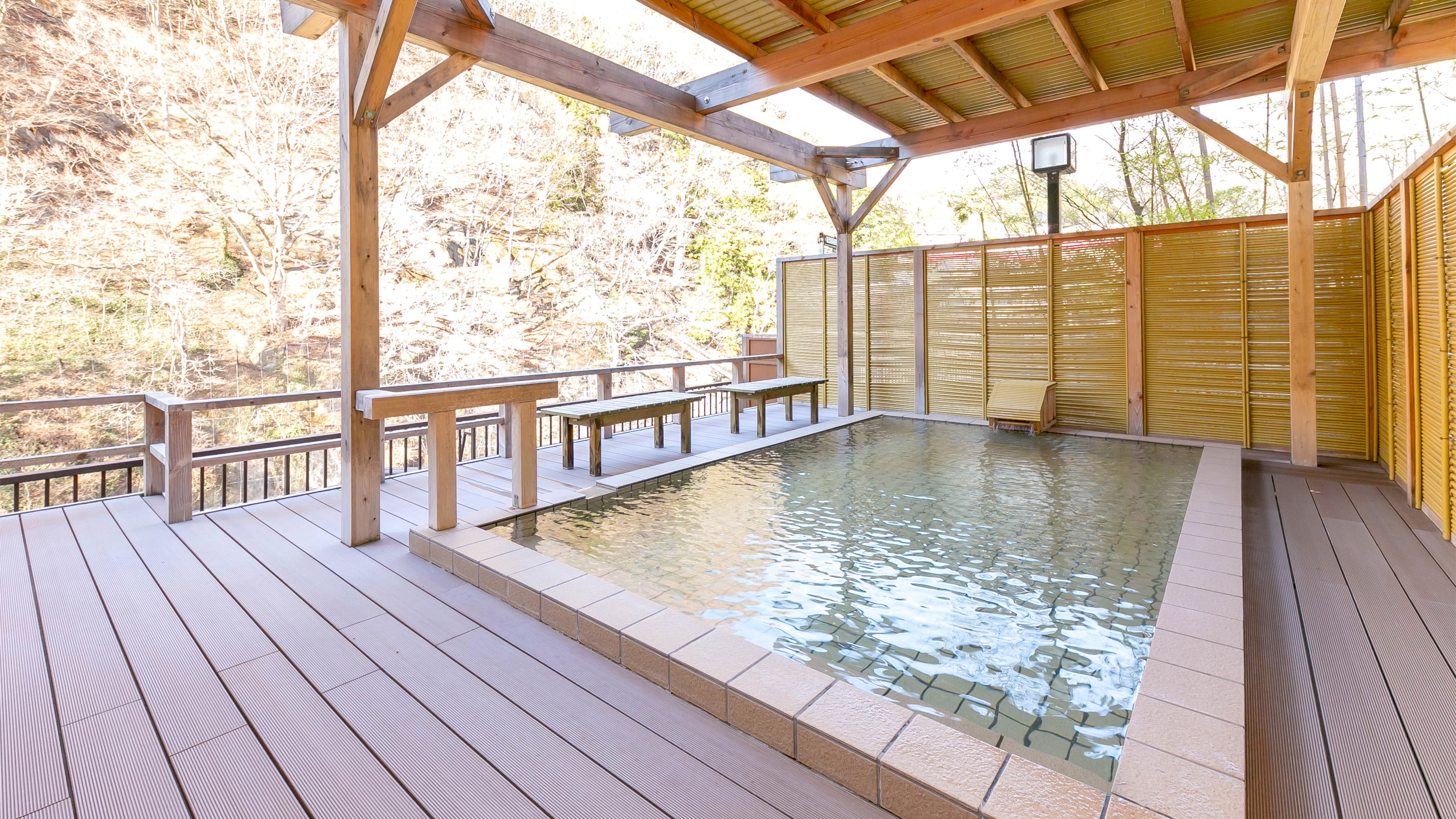 Renovated in 2017: Open-air bath for men