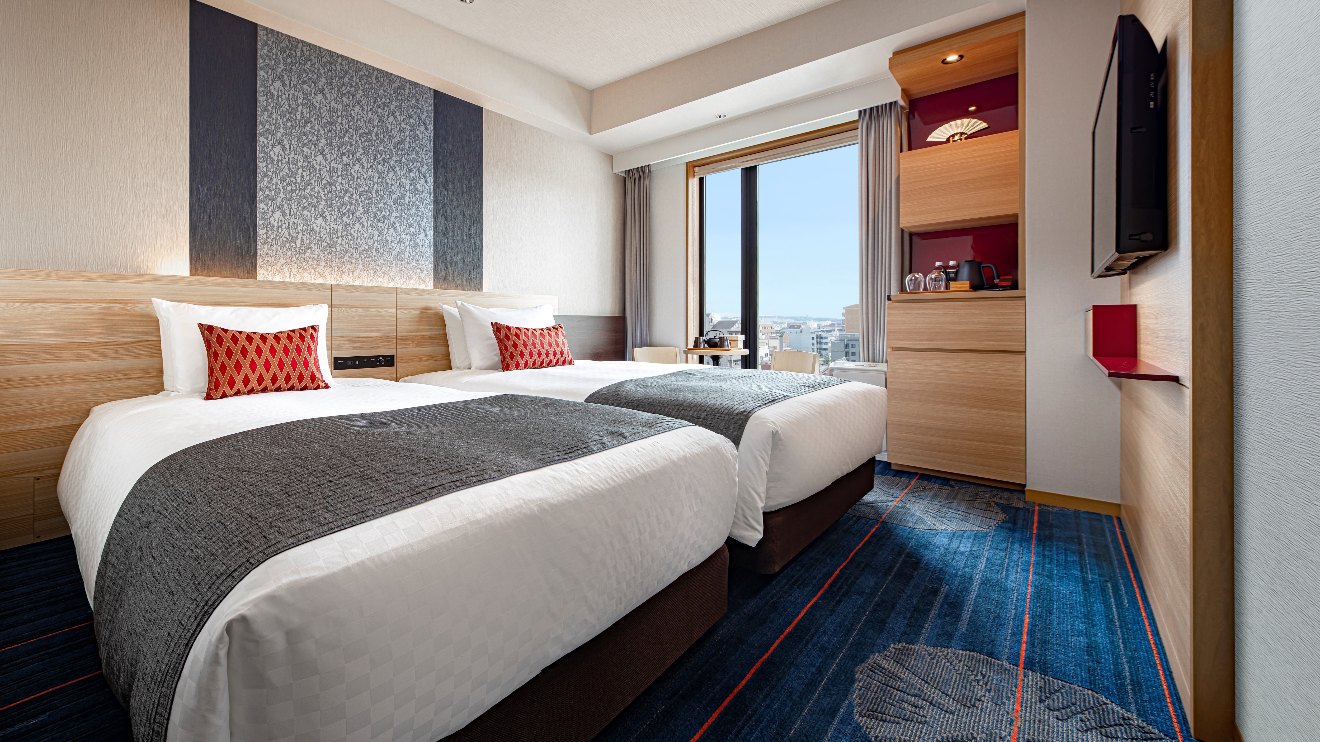 Standard twin room *Hollywood twin available