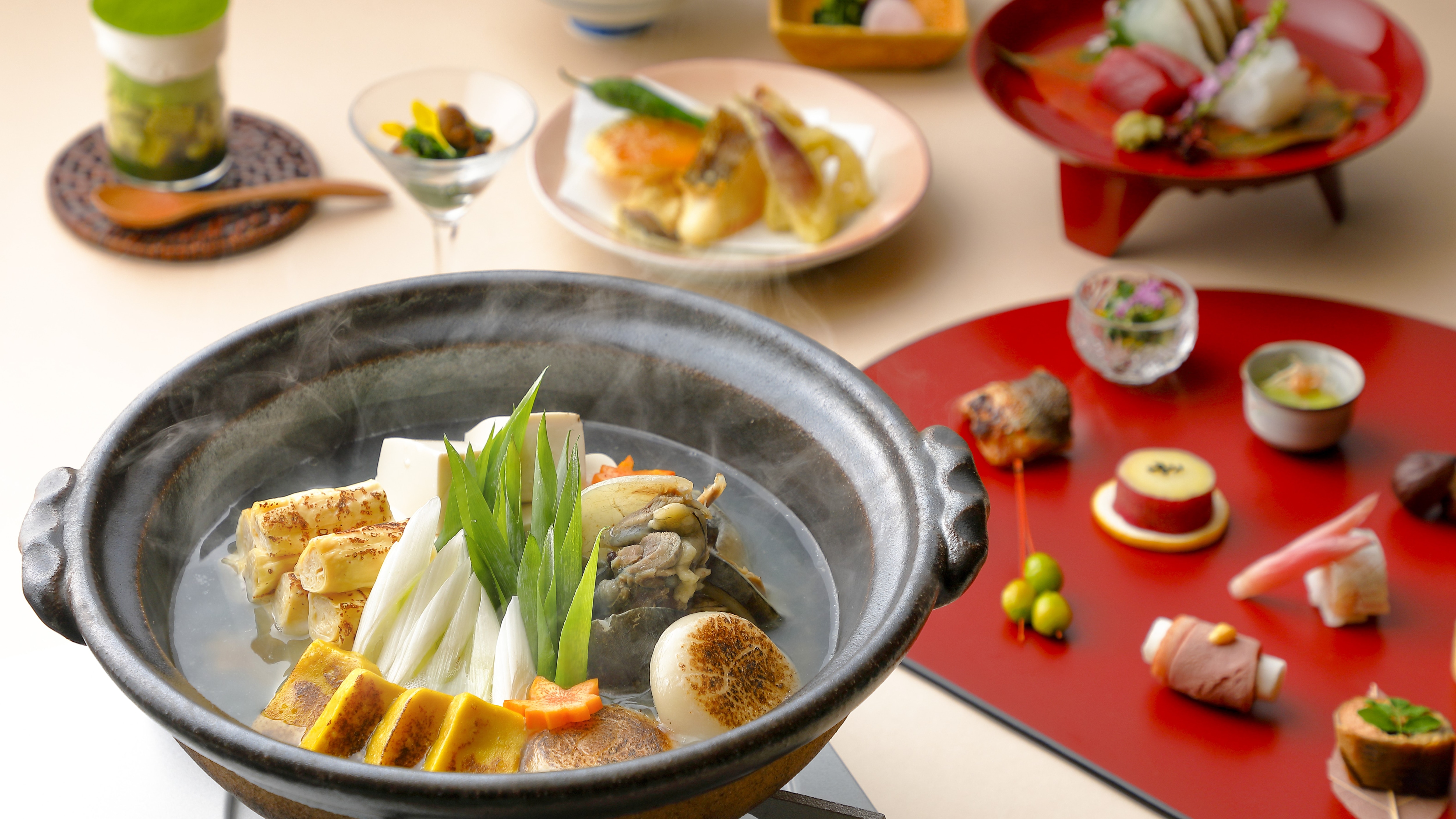 [Dinner] Our prized hot pot and Kyoto kaiseki cuisine with plenty of Kyoto vegetables.