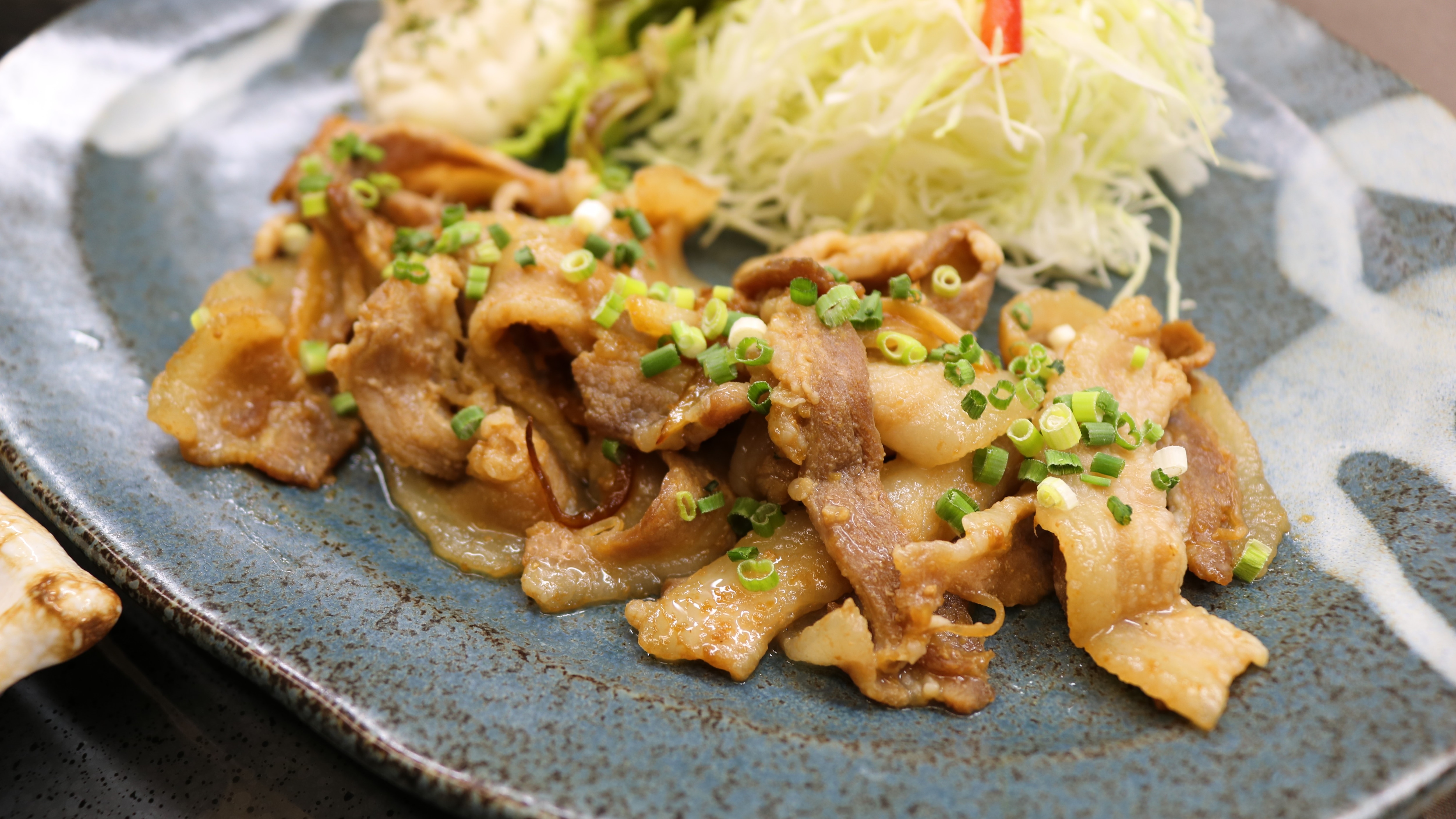 Restoran makan malam "Hanabatei" Makanan set yang direkomendasikan "Kurobuta ginger grilled"