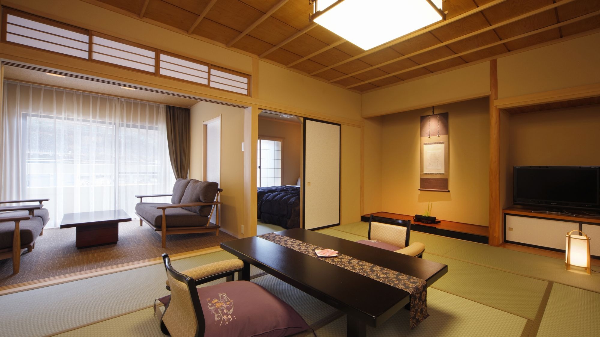 ◆ Hachibankan Japanese-style room with bed (example)