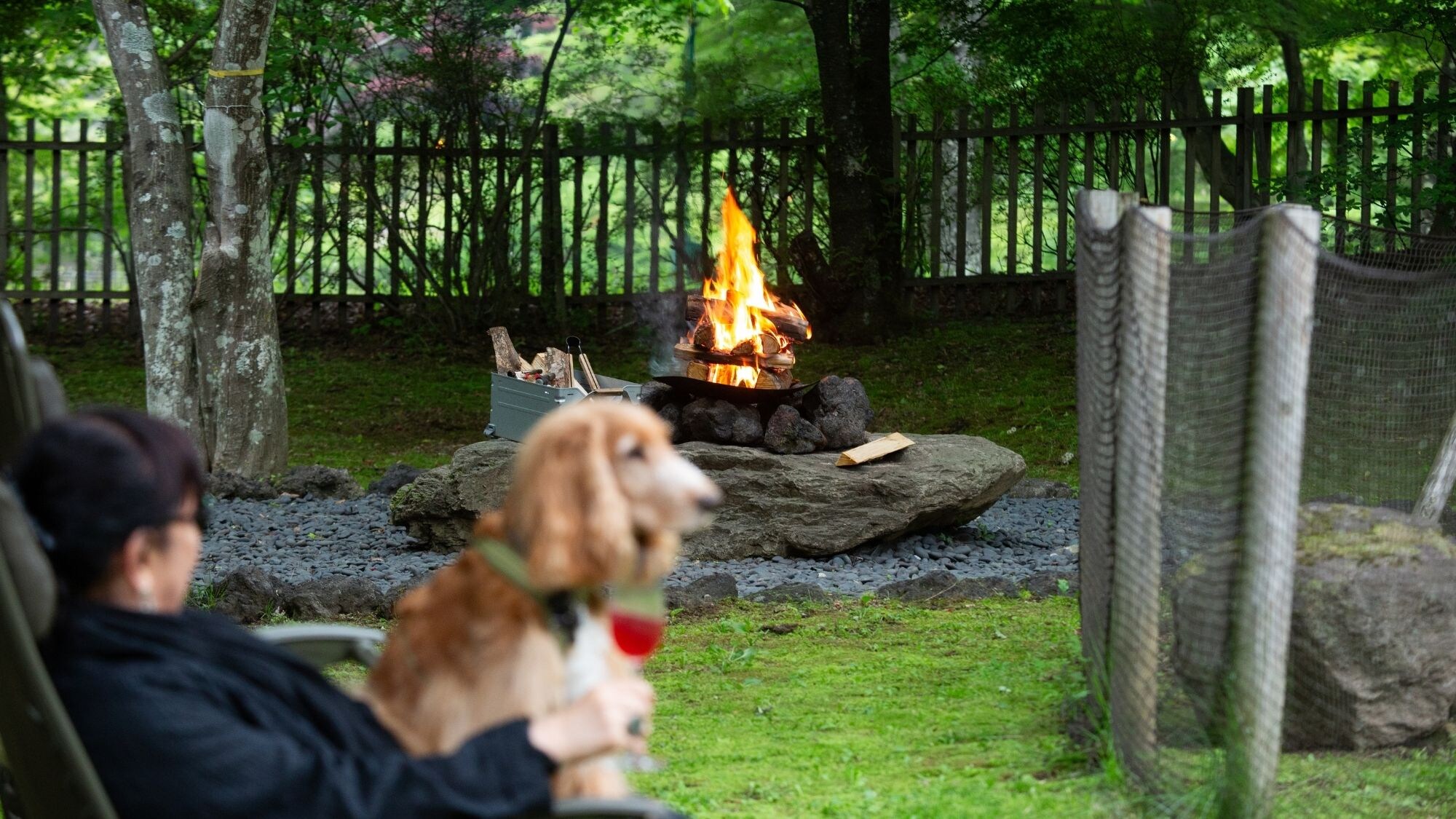 Enjoy a relaxing time while watching the bonfire.