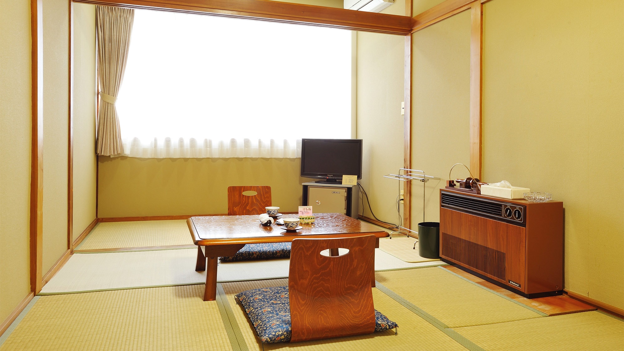 ・[Example of a 7.5 tatami Japanese-style room] This room is for 1-2 people.