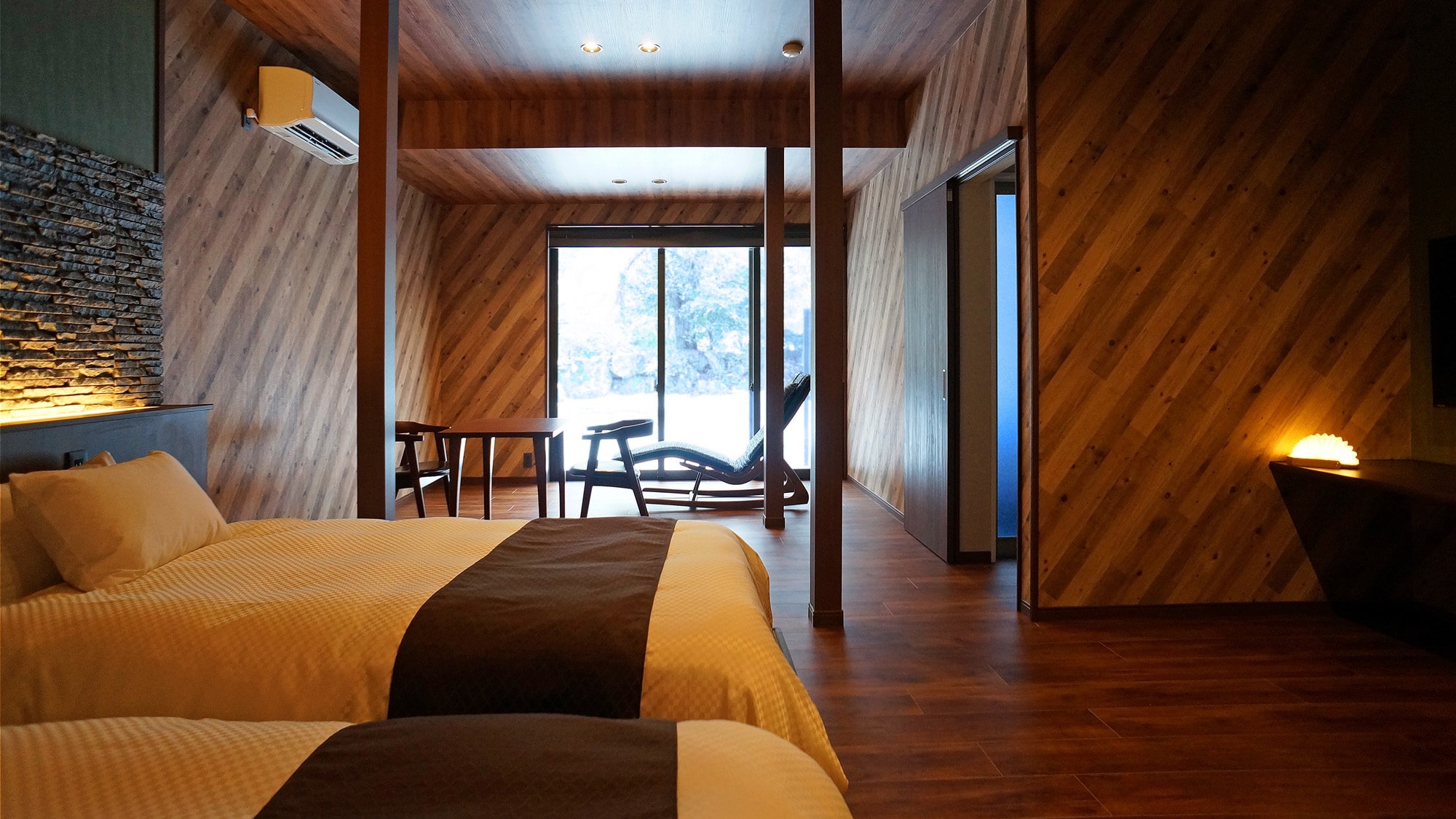 *Rooms with semi-open-air baths