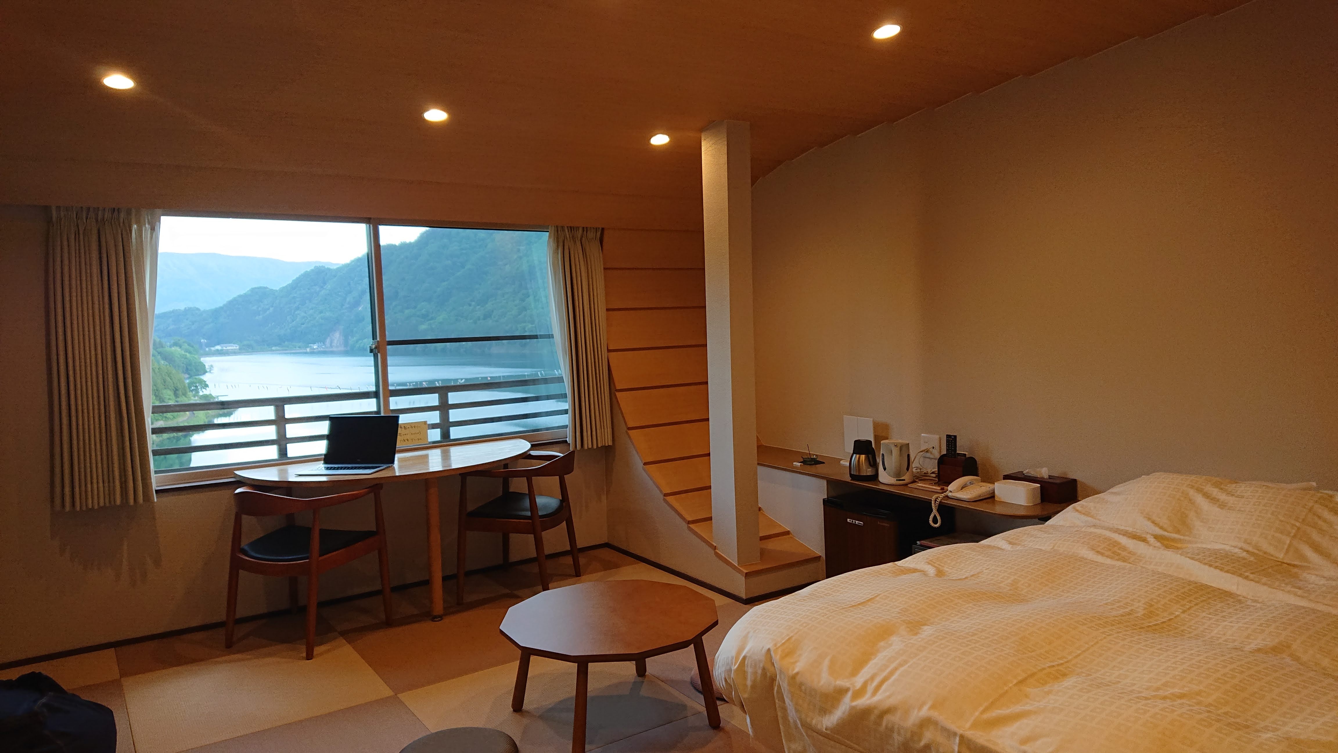 Between Murasaki Shikibu