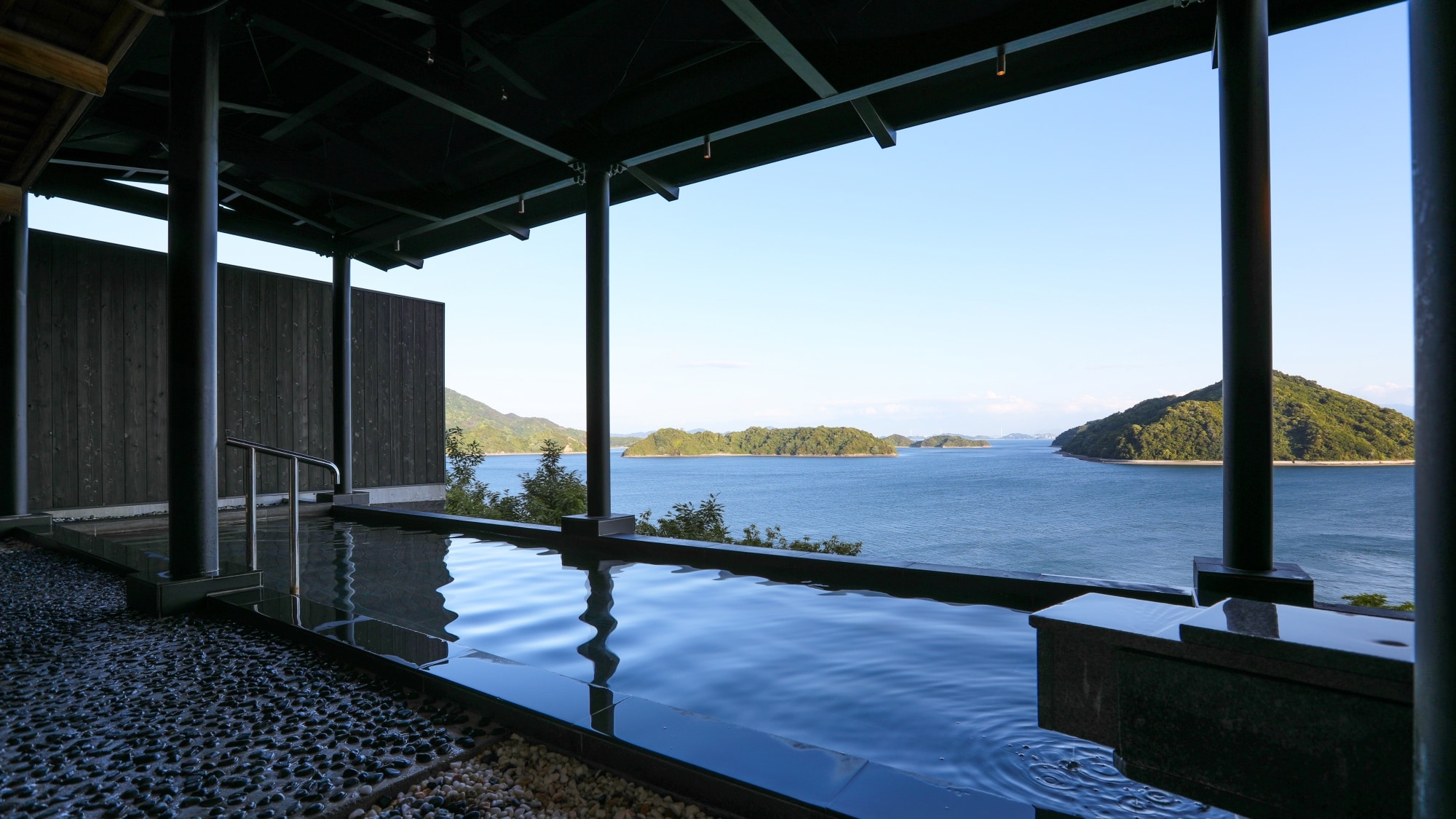 ■Open-air bath■The open-air bath will be renovated in April 2023! The beauty of the Seto Inland Sea's islands is ranked first in the nation in the 2024 Hot Spring General Election in the Stunning Scenery category.
