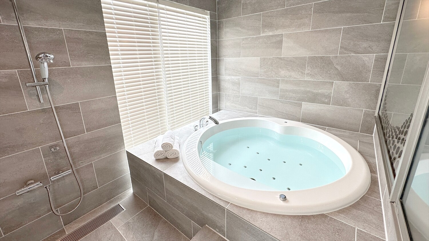 506_Phòng Junior Suite có bồn tắm Jacuzzi