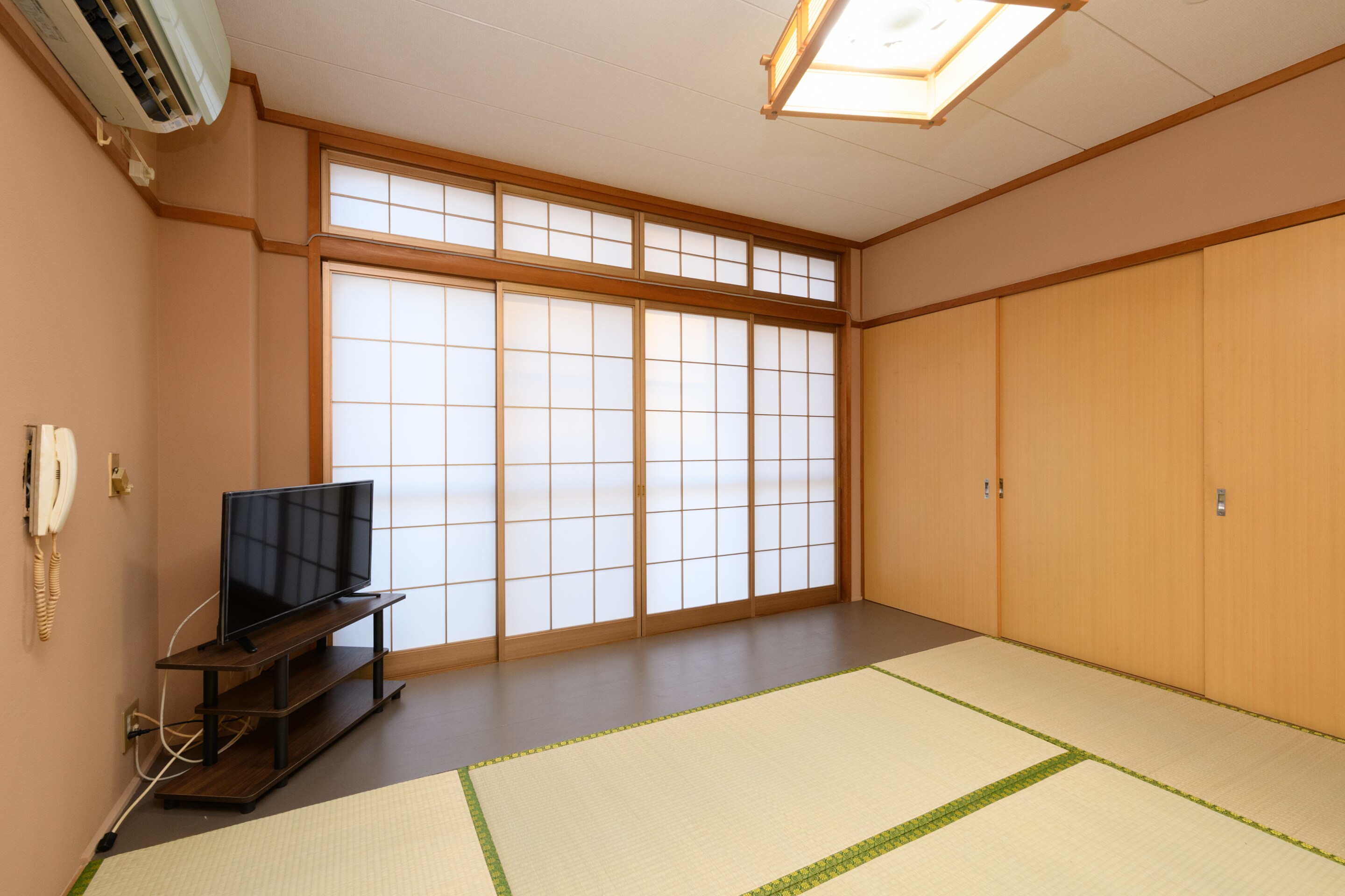 Non-smoking Japanese-style triple room