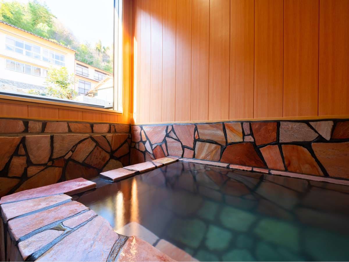 Private bath / rock bath