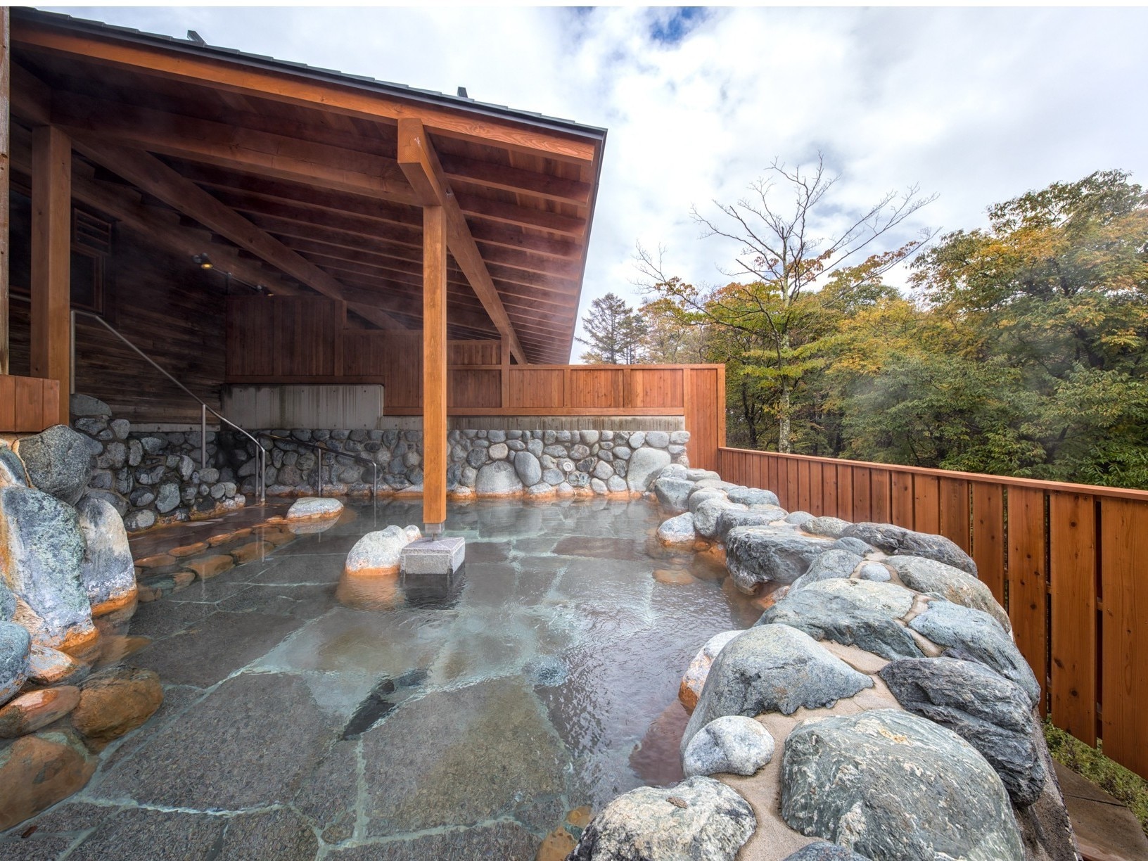 *Open-air bath