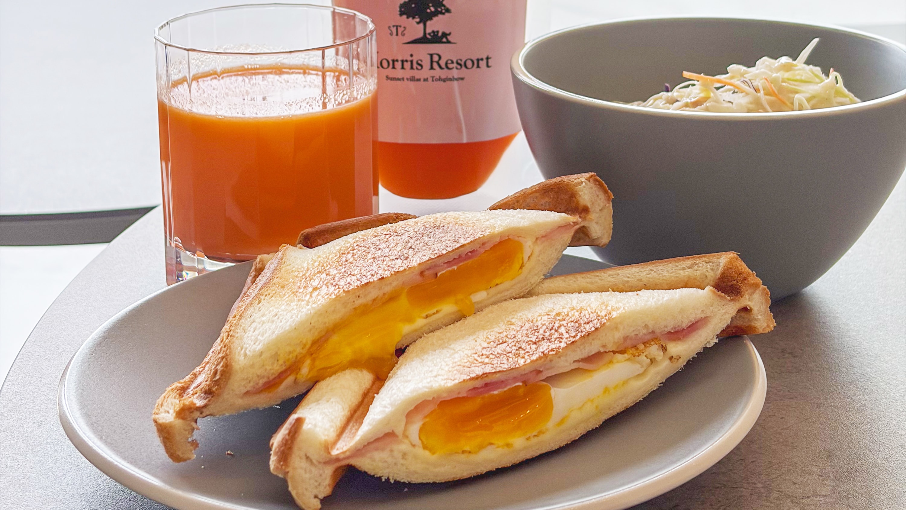 Sarapan sandwich panas (gambar hidangan)