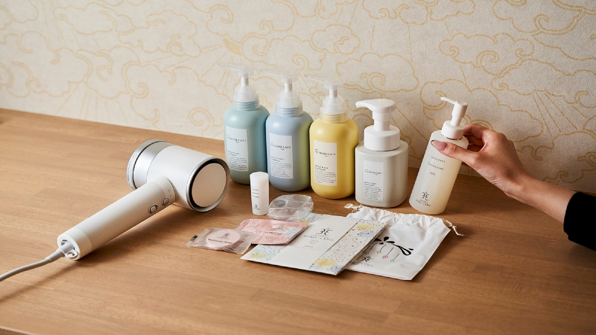 [Ladies' Room] Amenities
