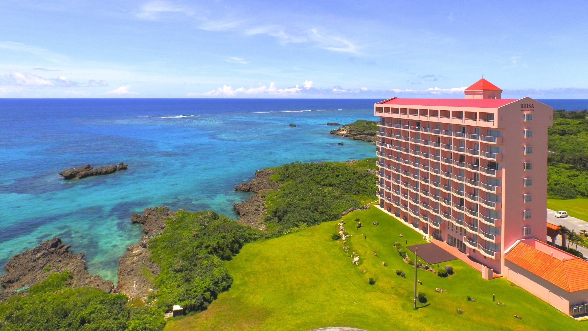 [Appearance] A long-stay condominium standing by the beautiful Miyako blue sea.