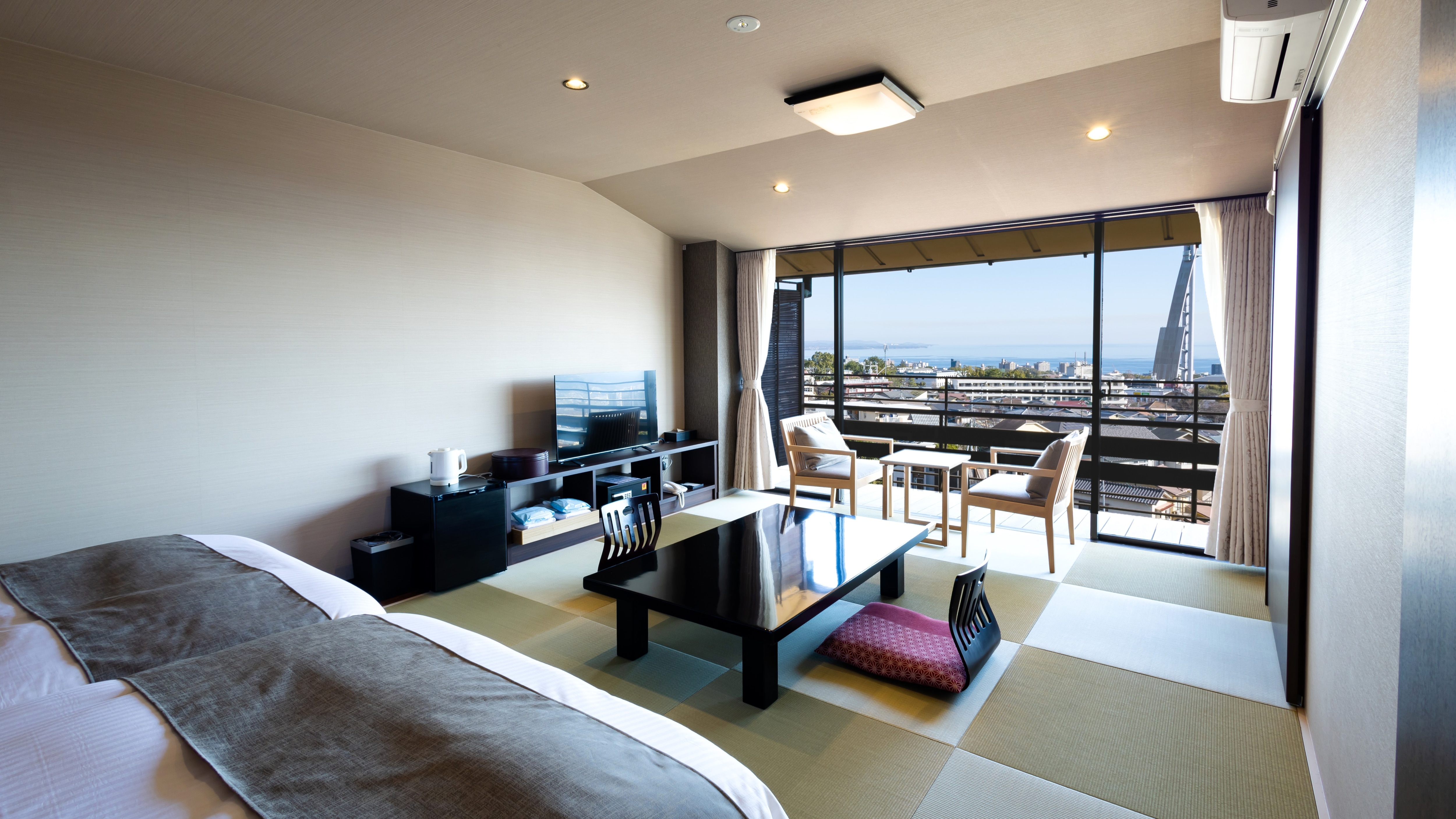 Japanese-Western style room (sea side/3rd floor)
